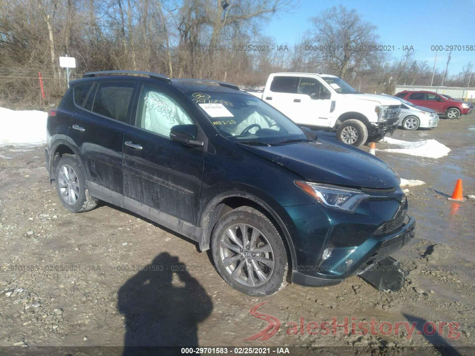 2T3DFREV6HW558032 2017 TOYOTA RAV4