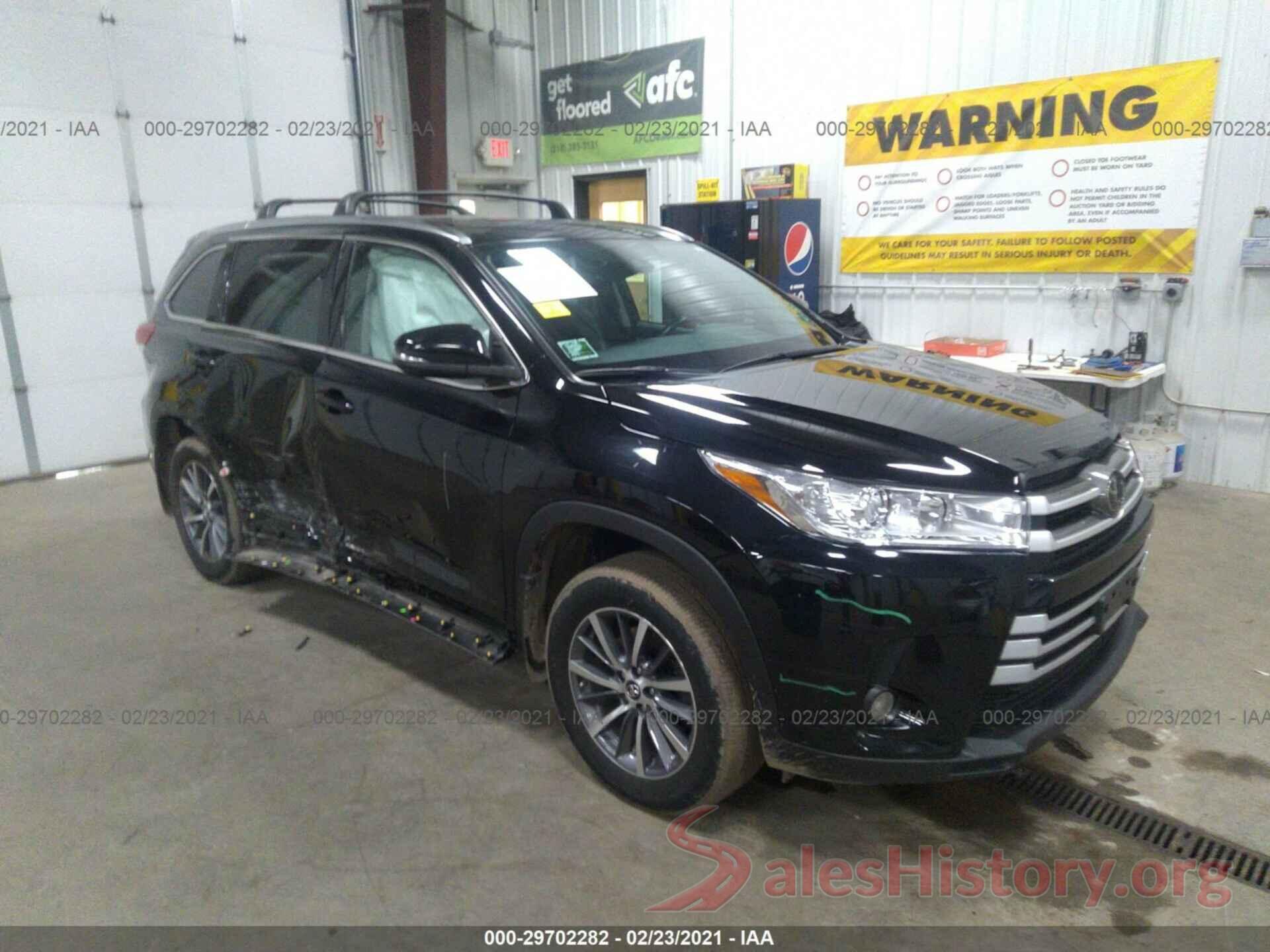 5TDJZRFH2JS913093 2018 TOYOTA HIGHLANDER