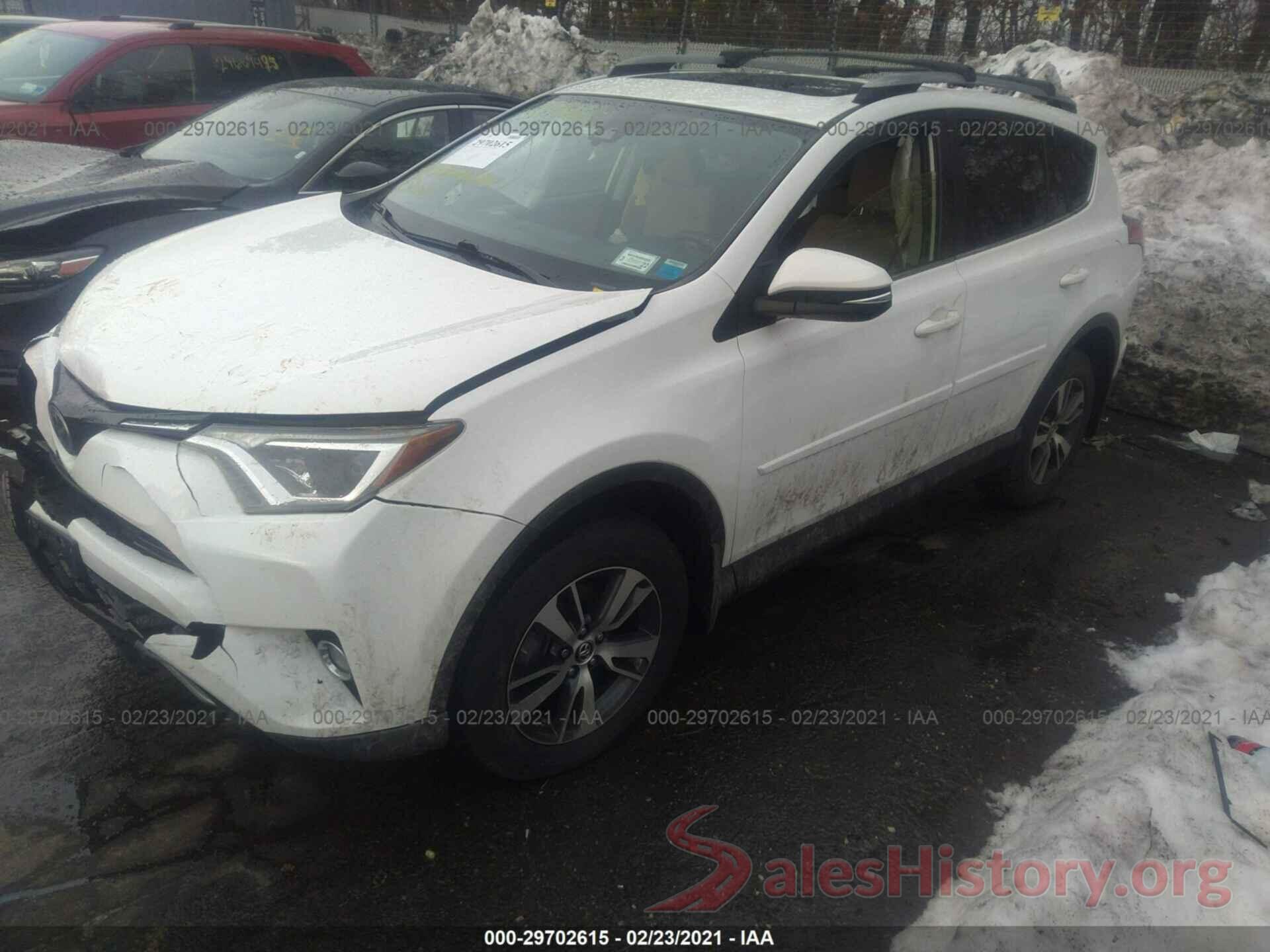 JTMRFREV5HJ135804 2017 TOYOTA RAV4