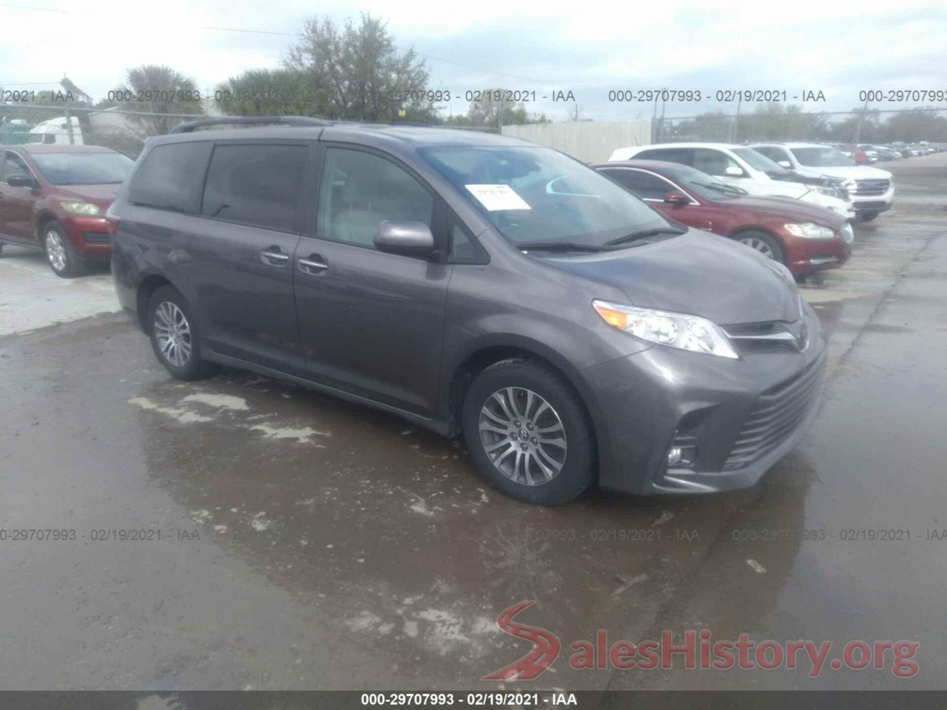 5TDYZ3DC0KS977749 2019 TOYOTA SIENNA