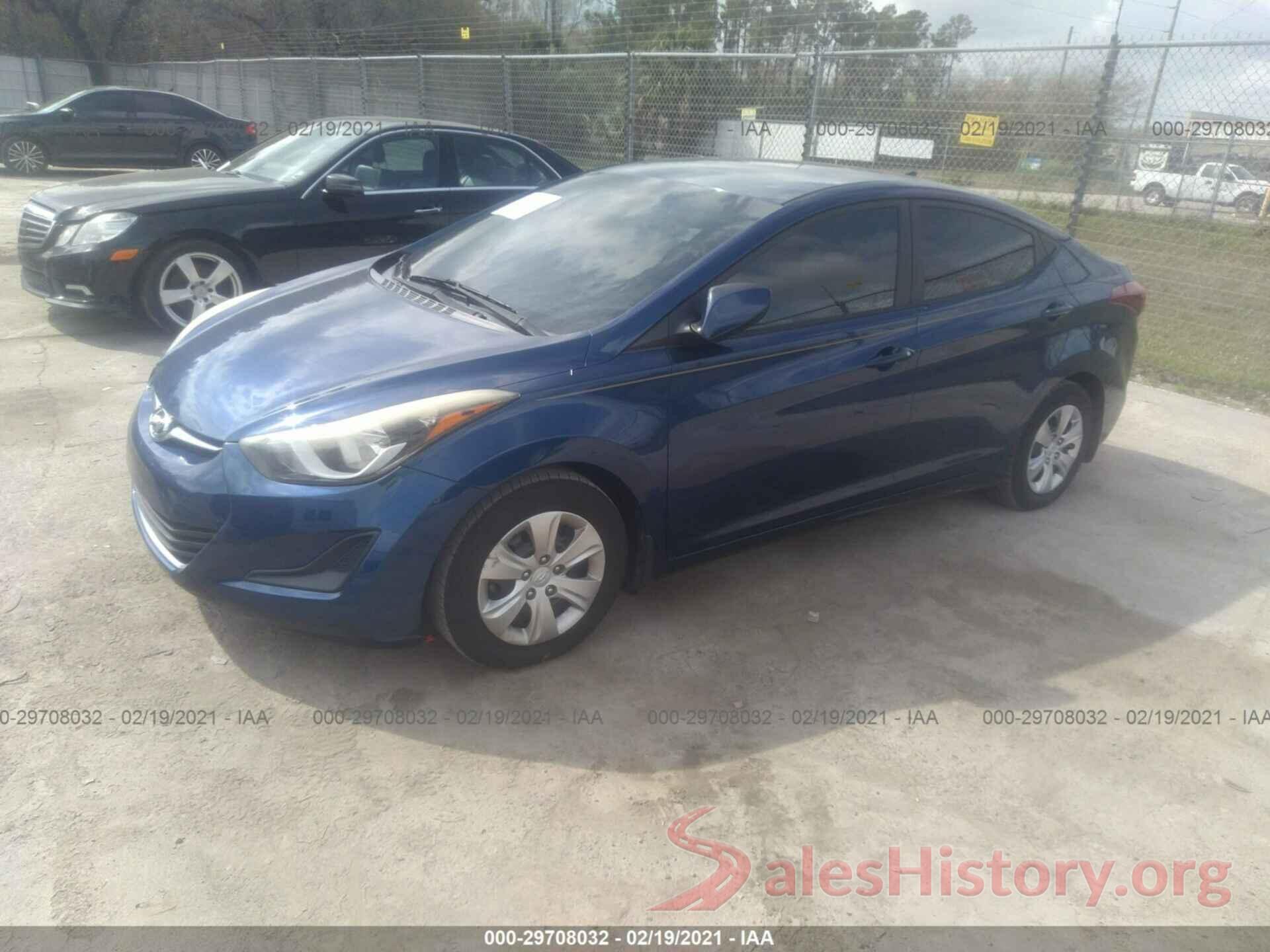 5NPDH4AE1GH671301 2016 HYUNDAI ELANTRA