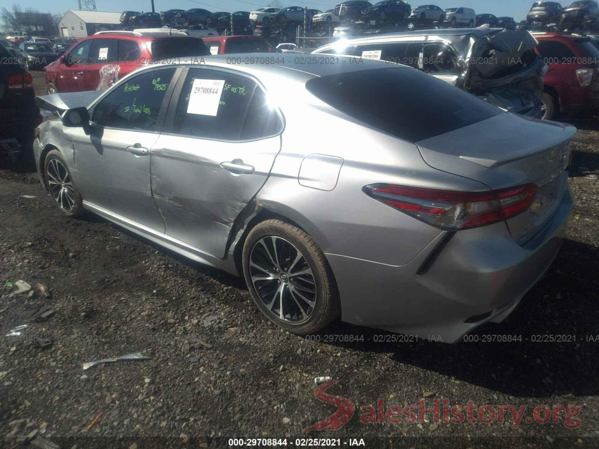 4T1B11HK3JU623832 2018 TOYOTA CAMRY