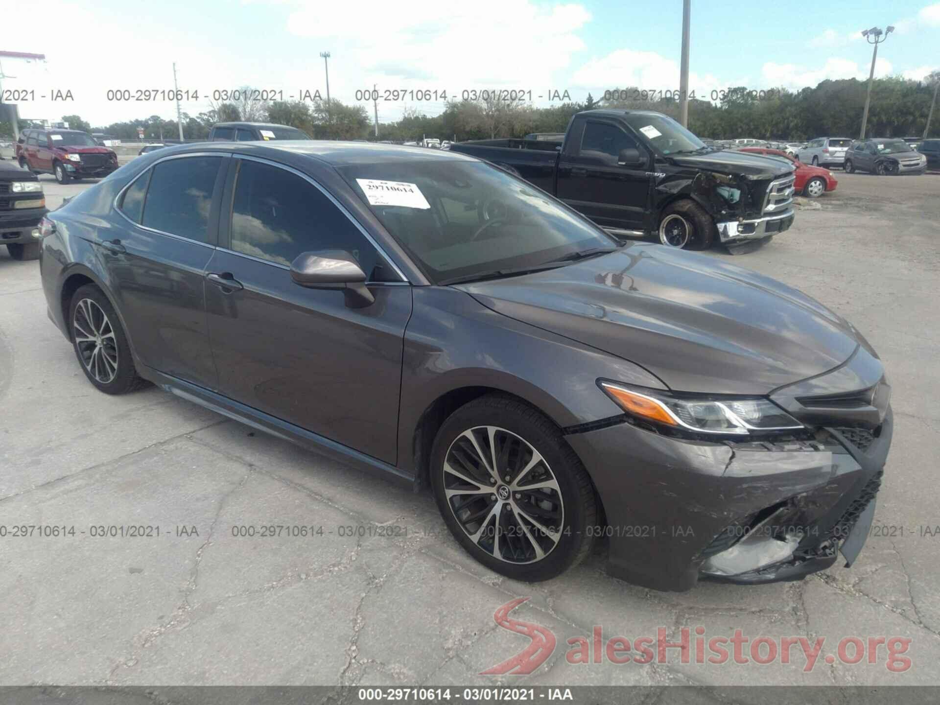 4T1B11HK6JU141954 2018 TOYOTA CAMRY