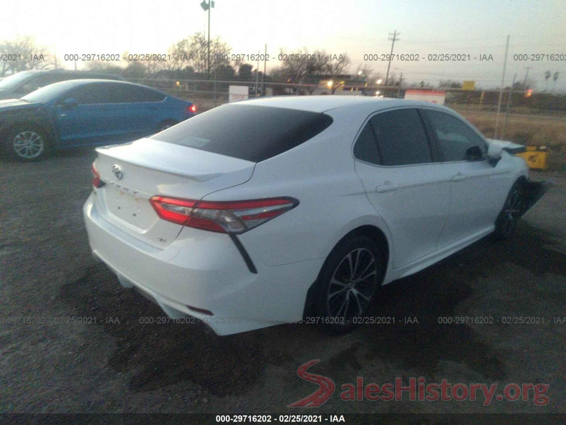 4T1B11HK2JU572534 2018 TOYOTA CAMRY