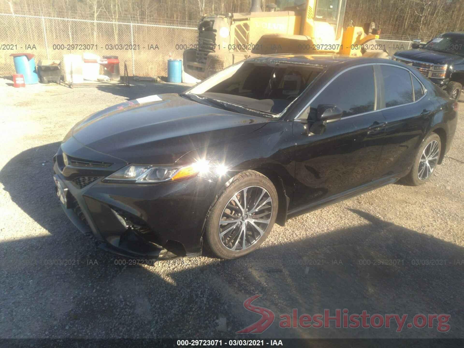 4T1B11HK2JU591469 2018 TOYOTA CAMRY