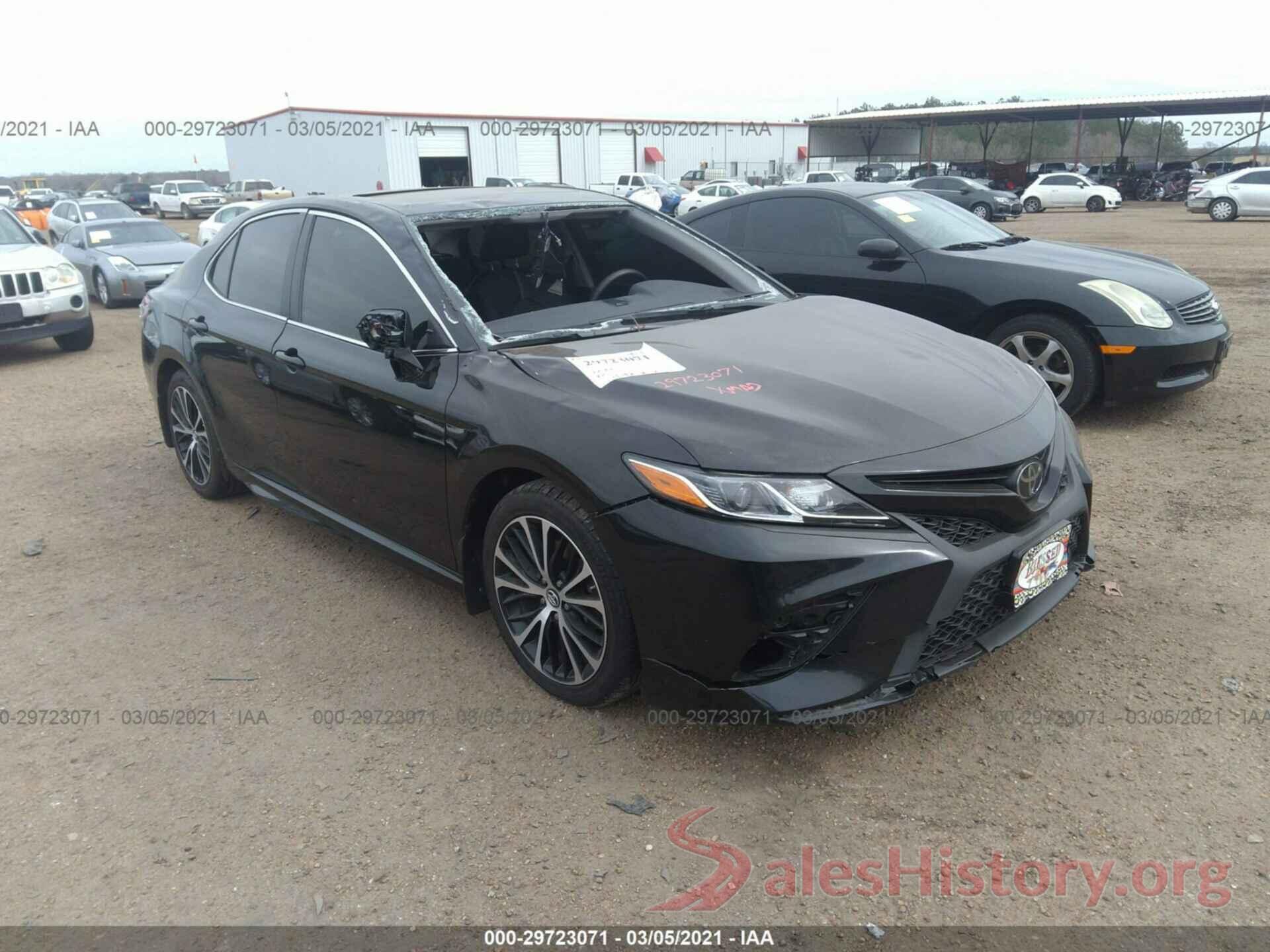 4T1B11HK2JU591469 2018 TOYOTA CAMRY