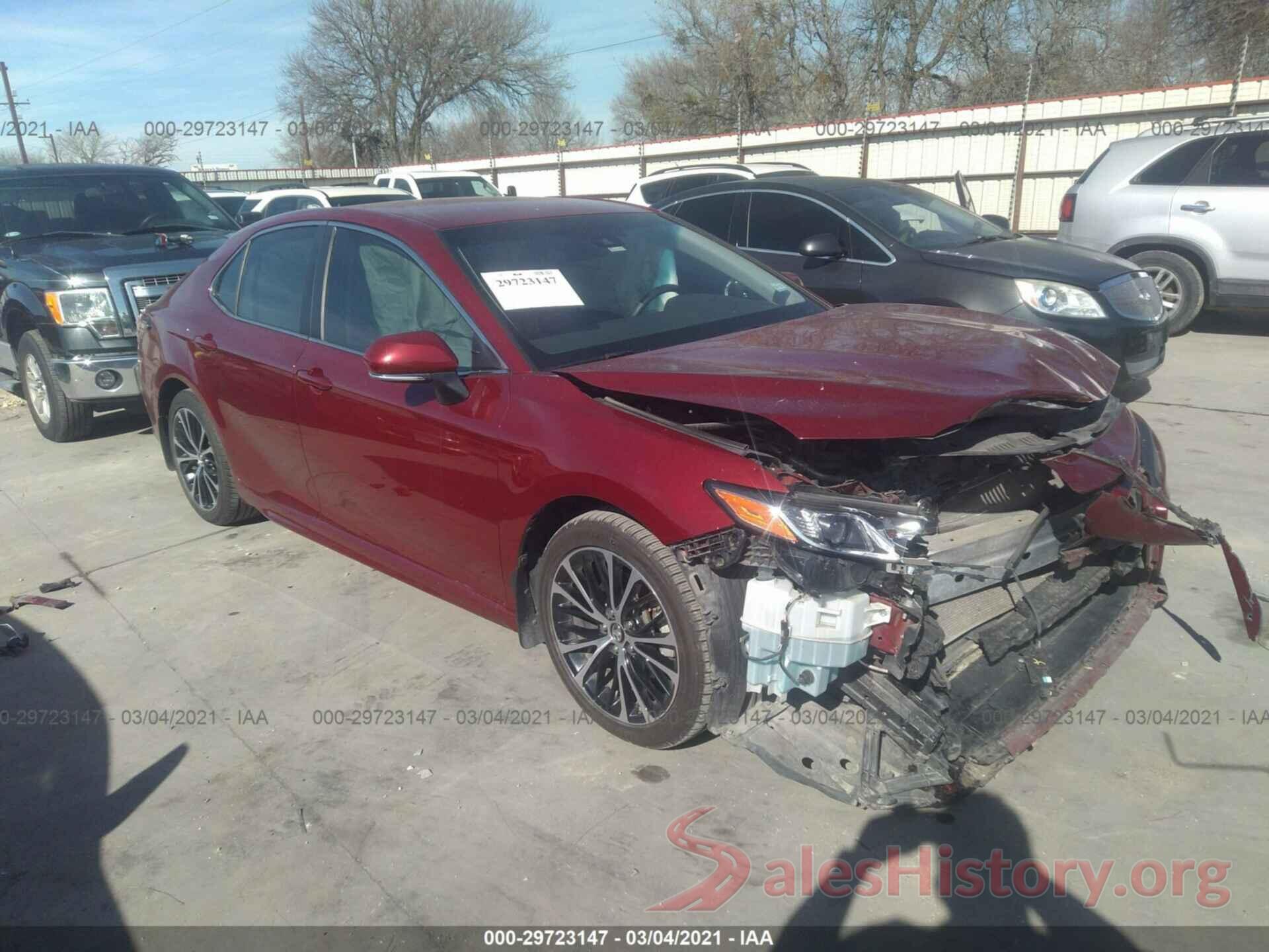 4T1B11HK9JU615282 2018 TOYOTA CAMRY