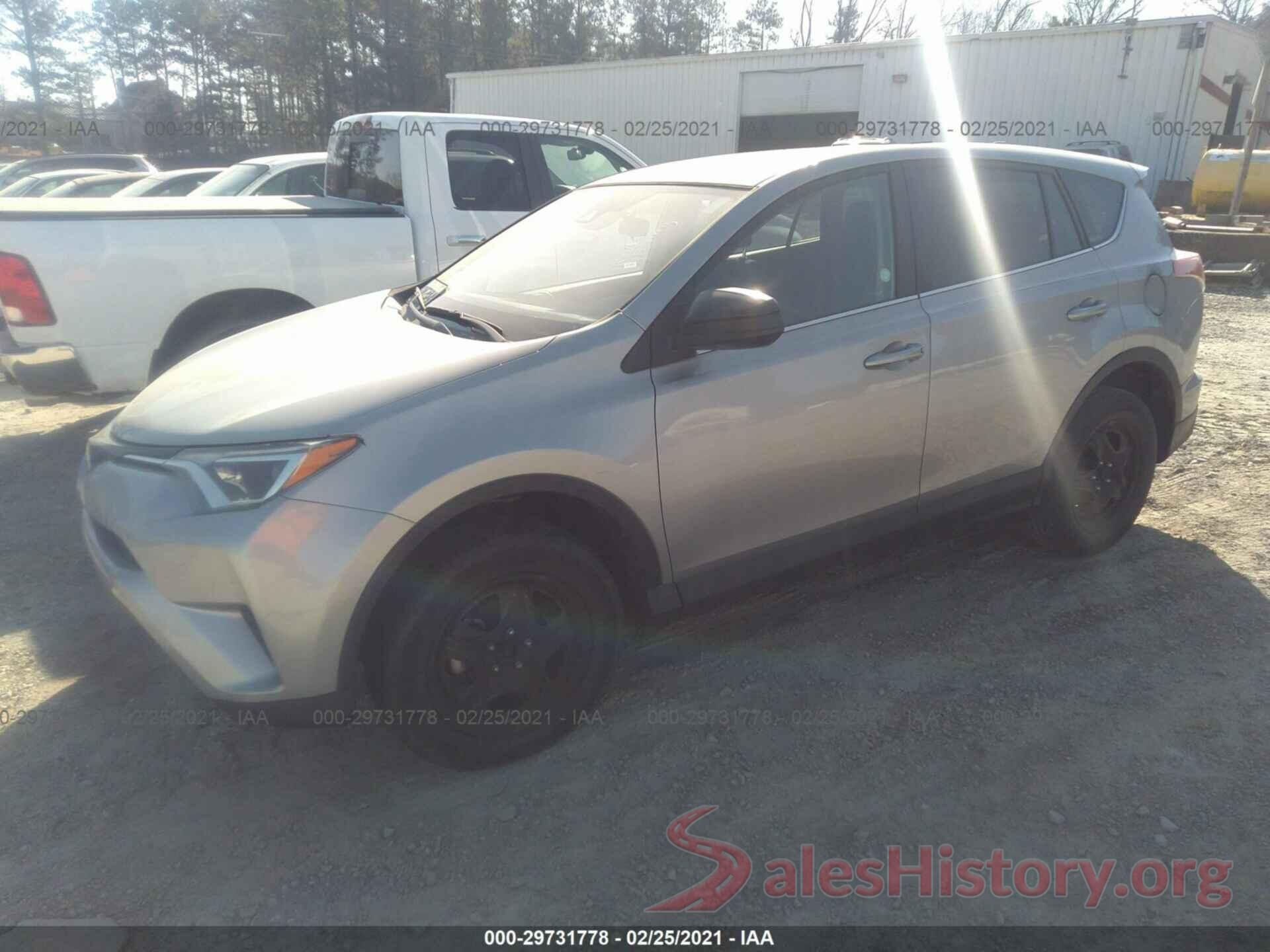 2T3ZFREV1JW445942 2018 TOYOTA RAV4