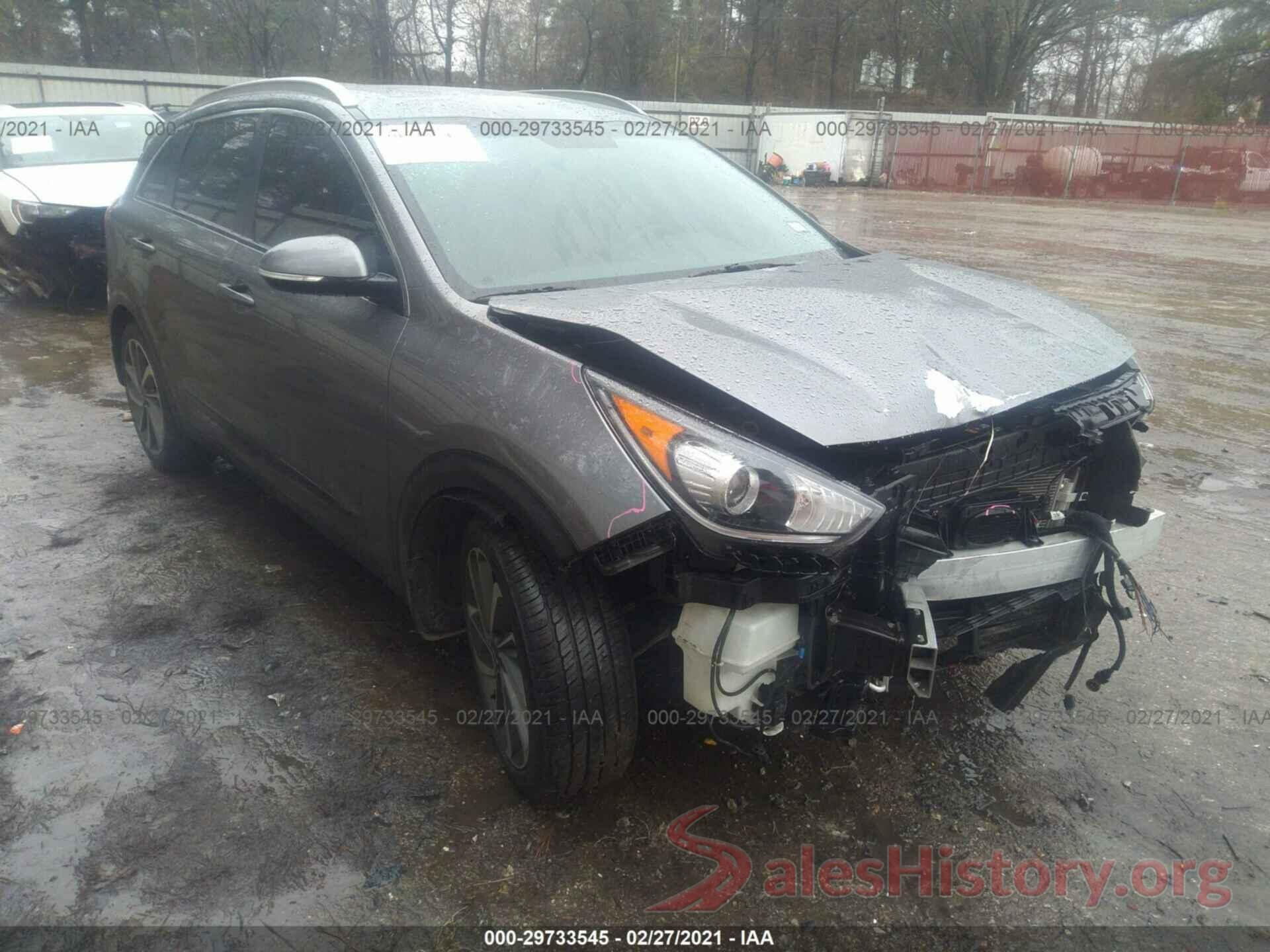 KNDCE3LC6H5043469 2017 KIA NIRO