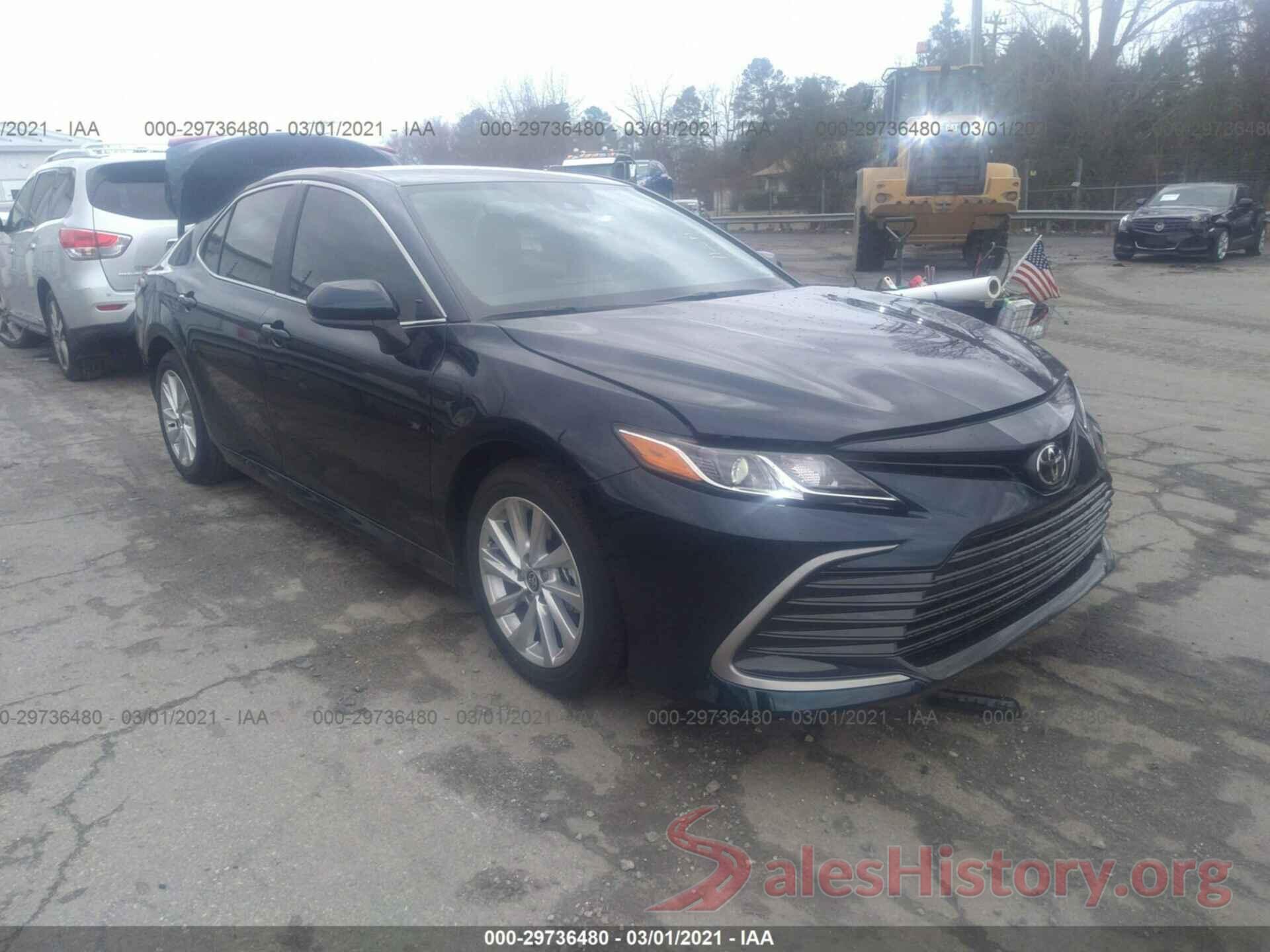 4T1C11AKXMU550784 2021 TOYOTA CAMRY