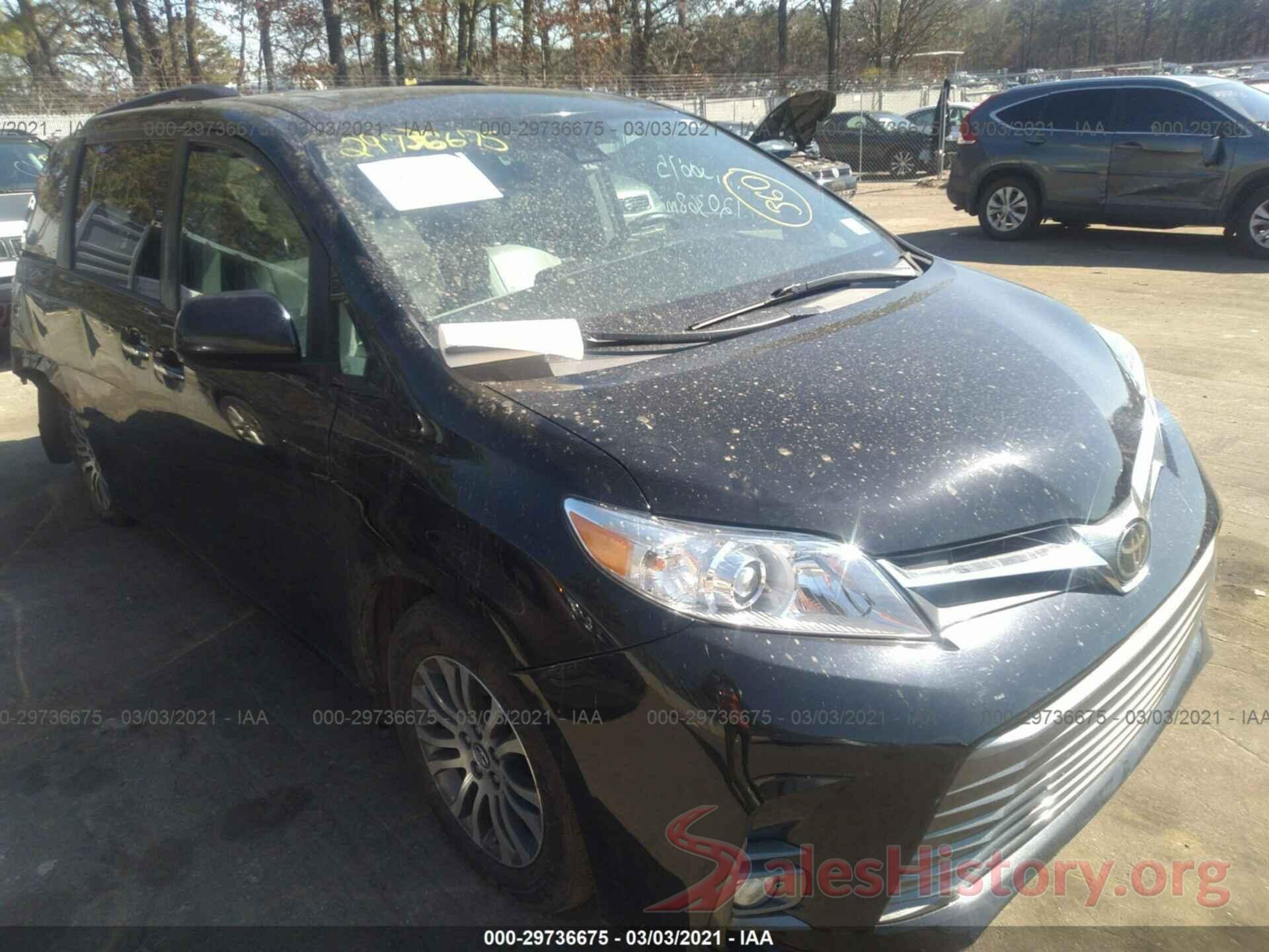 5TDYZ3DC5JS932952 2018 TOYOTA SIENNA