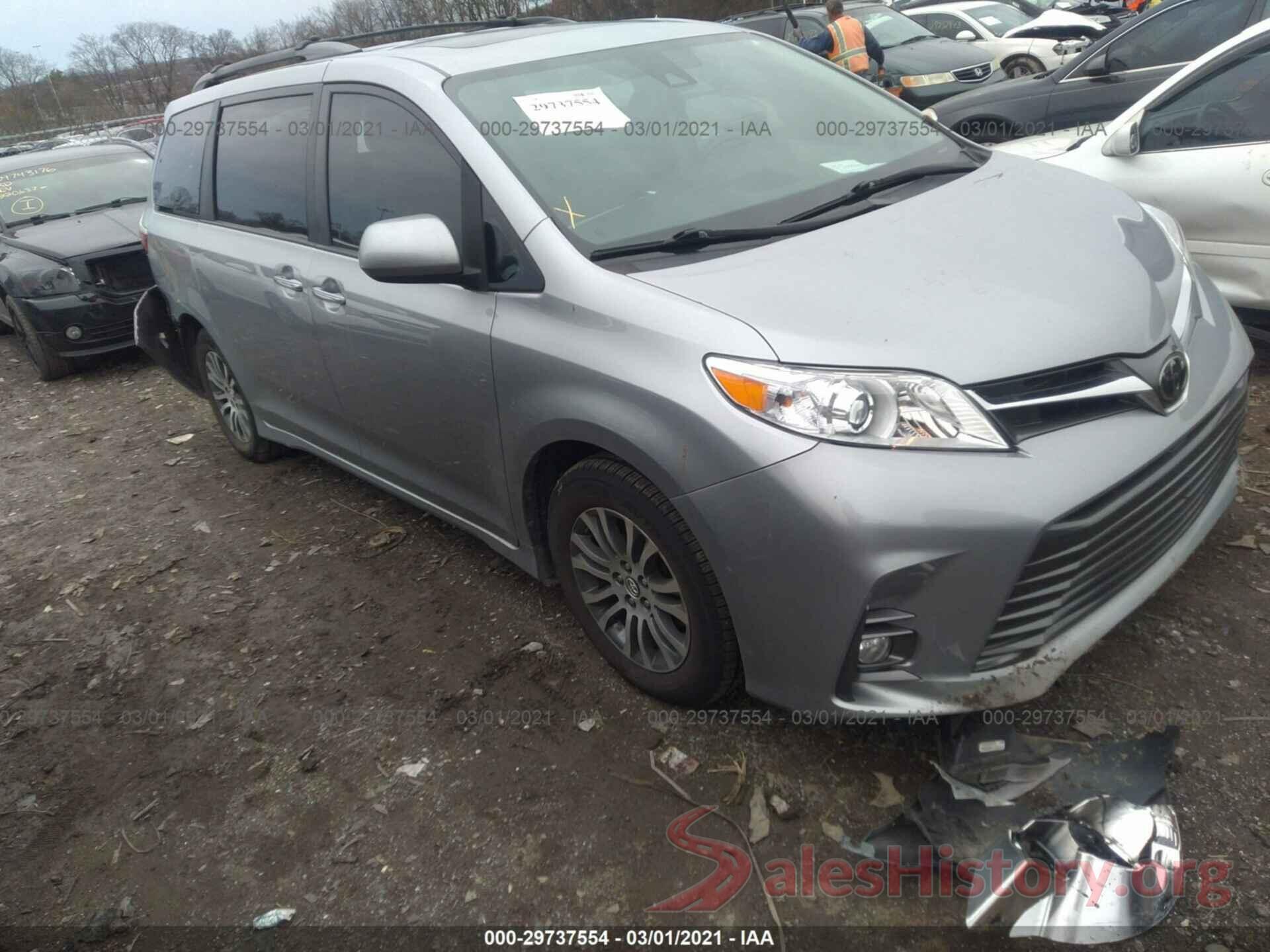 5TDYZ3DC7JS901184 2018 TOYOTA SIENNA