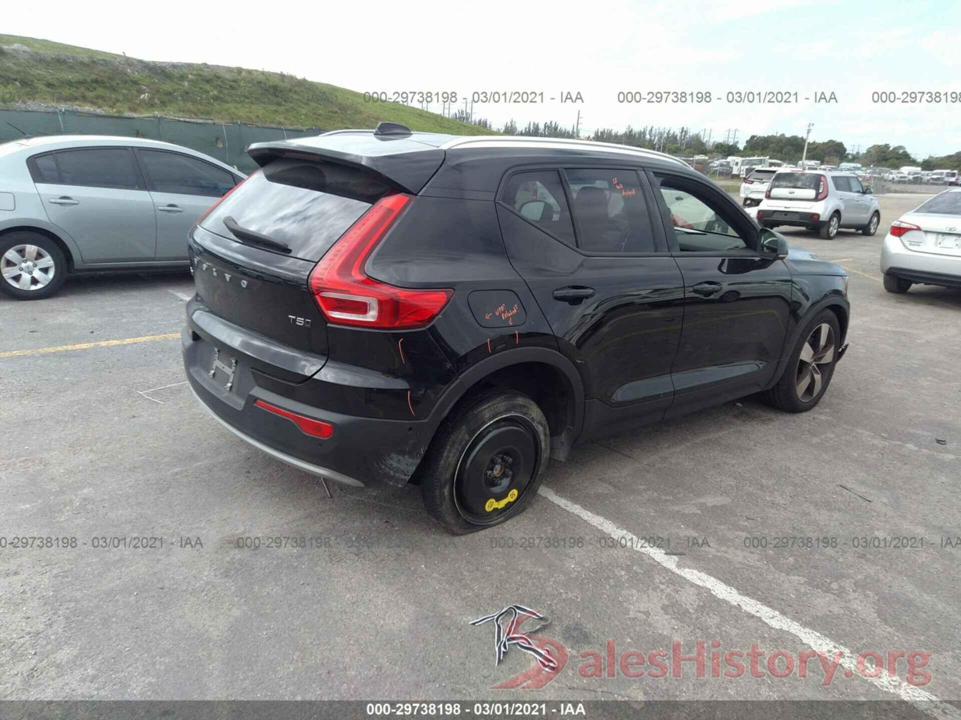 YV4162UKXK2121925 2019 VOLVO XC40