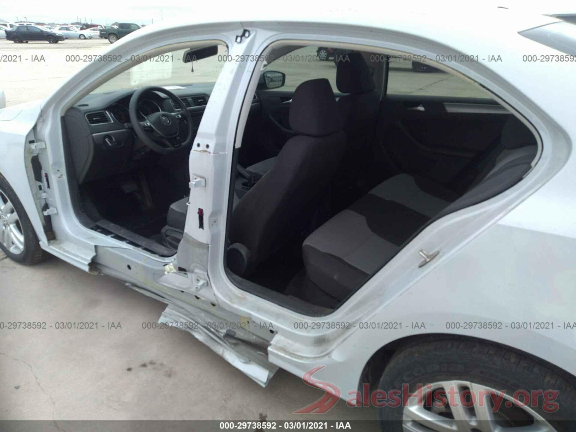 3VW2B7AJ0JM228613 2018 VOLKSWAGEN JETTA