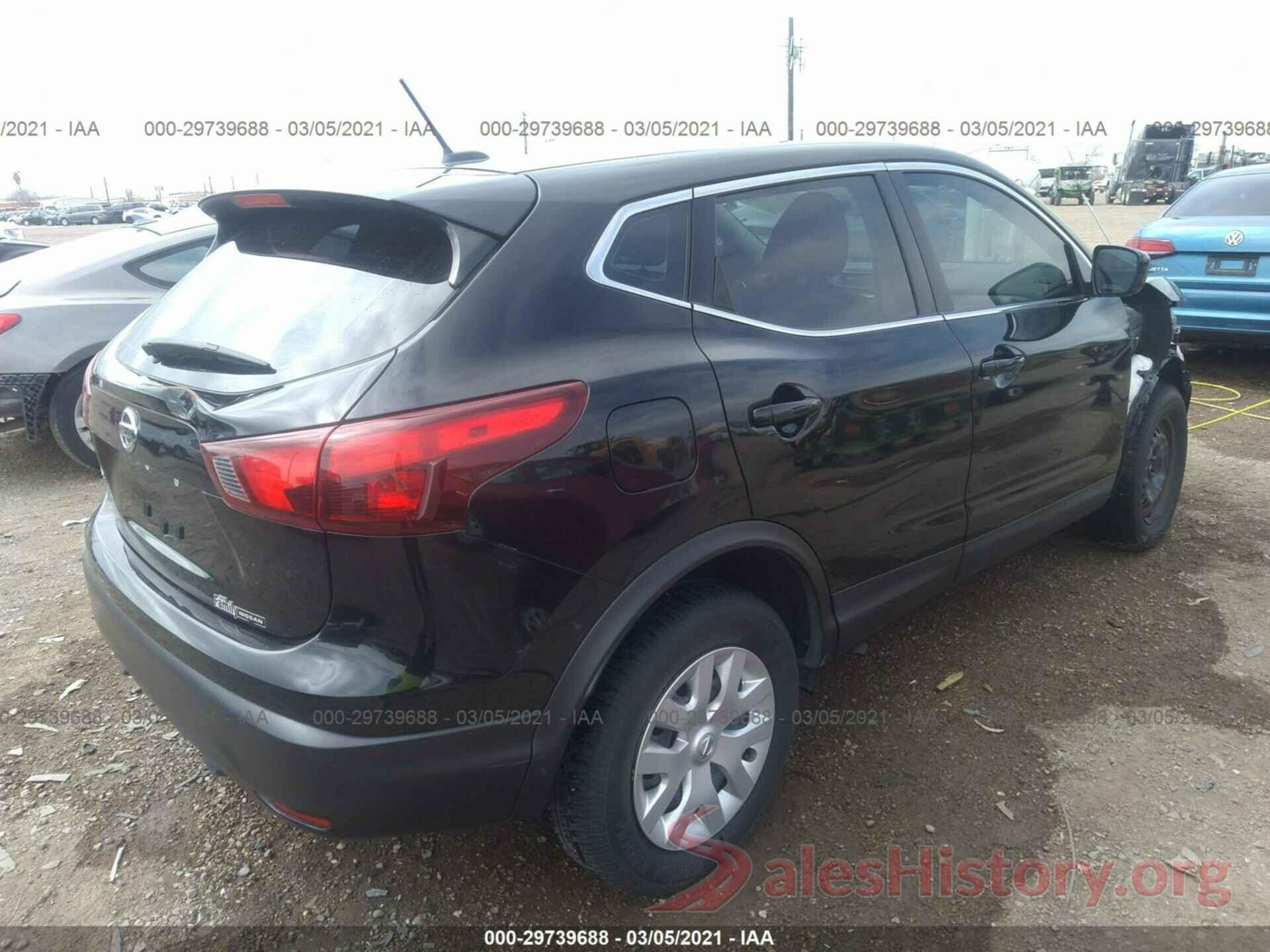 JN1BJ1CP2JW156661 2018 NISSAN ROGUE SPORT