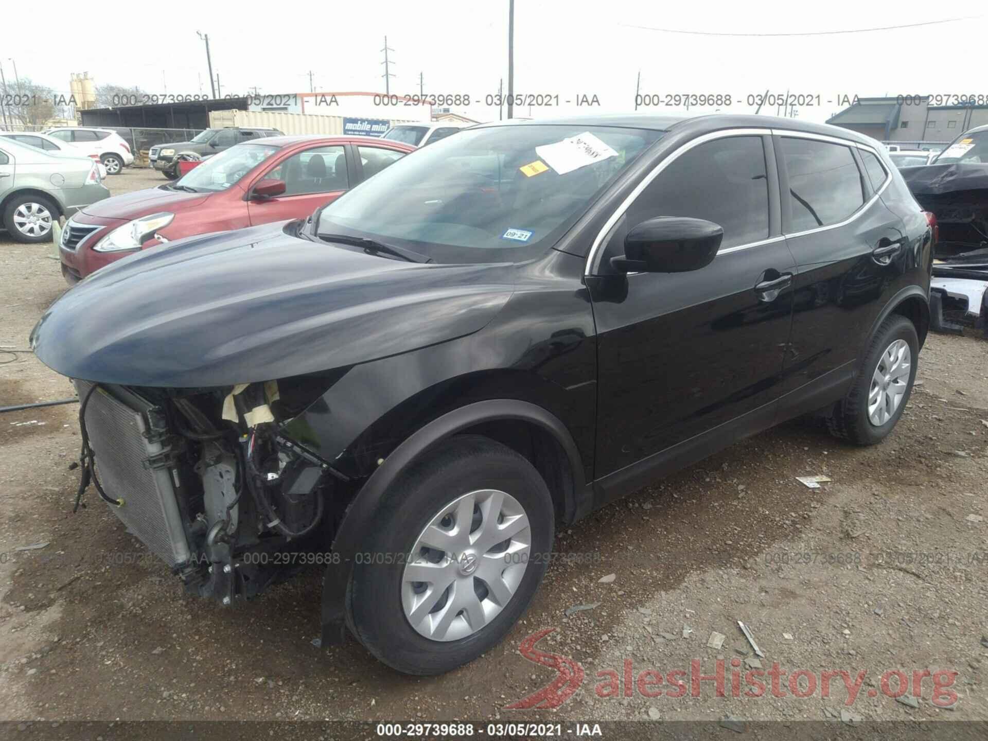 JN1BJ1CP2JW156661 2018 NISSAN ROGUE SPORT