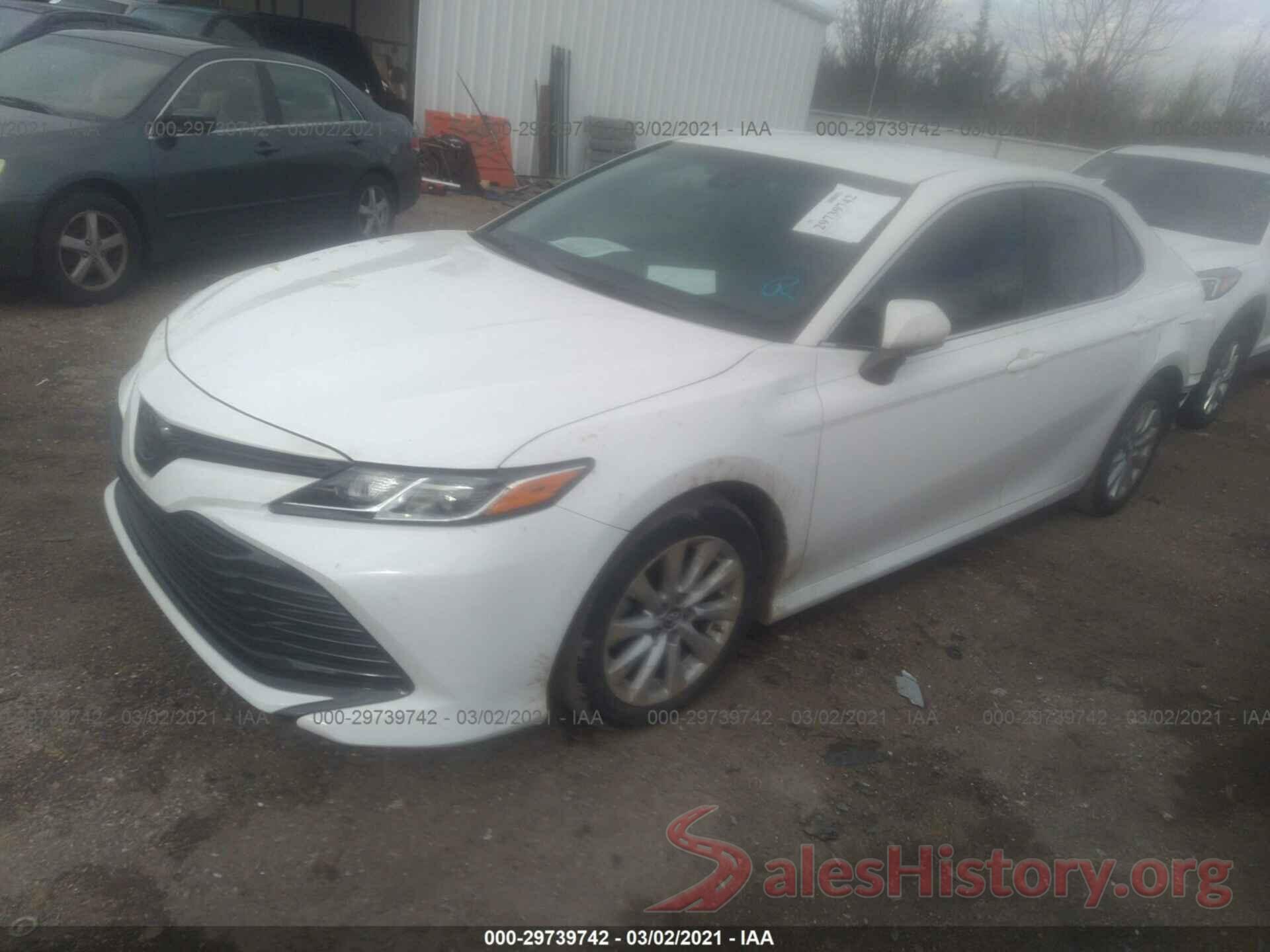 4T1B11HKXJU135767 2018 TOYOTA CAMRY