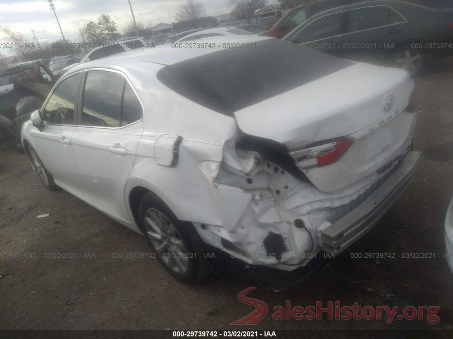 4T1B11HKXJU135767 2018 TOYOTA CAMRY