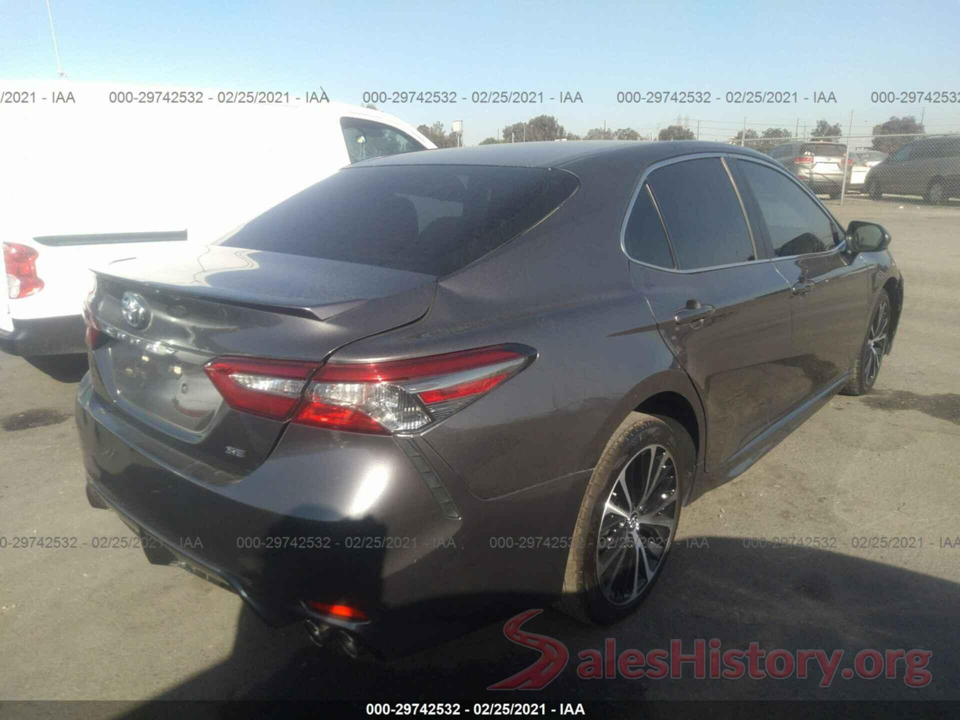 4T1B11HK3JU138378 2018 TOYOTA CAMRY