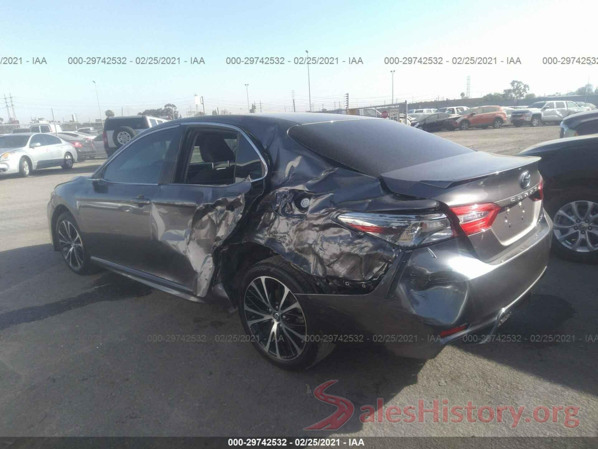 4T1B11HK3JU138378 2018 TOYOTA CAMRY