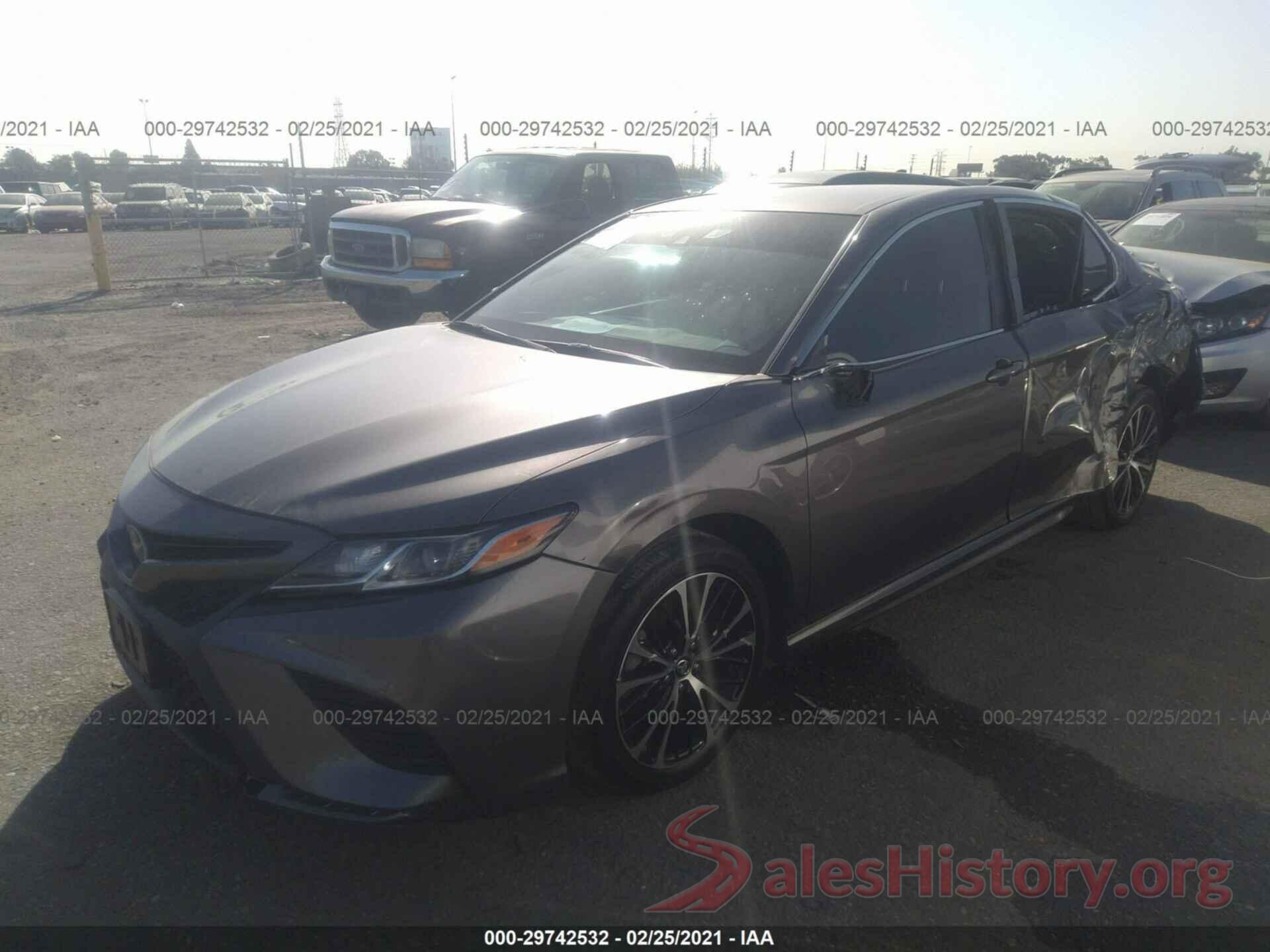 4T1B11HK3JU138378 2018 TOYOTA CAMRY