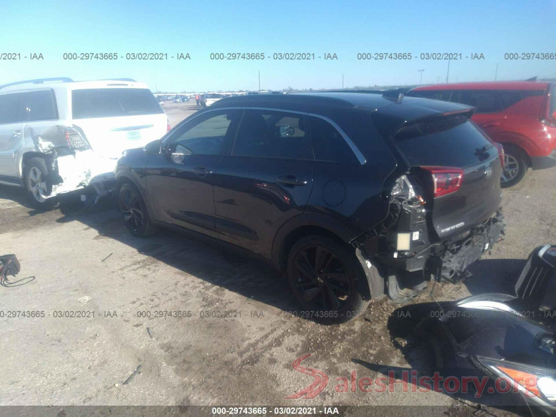 KNDCC3LC5J5161475 2018 KIA NIRO