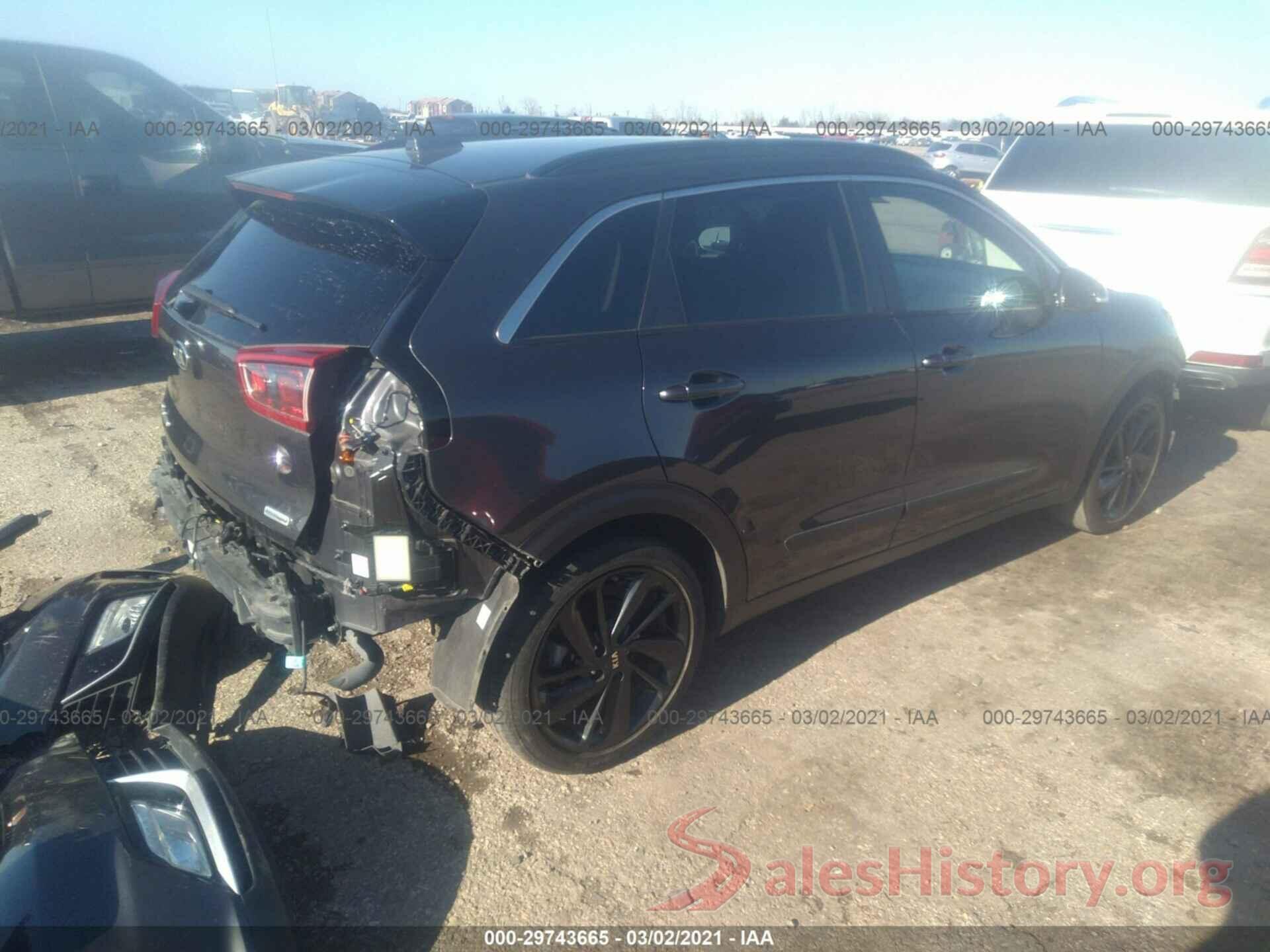 KNDCC3LC5J5161475 2018 KIA NIRO