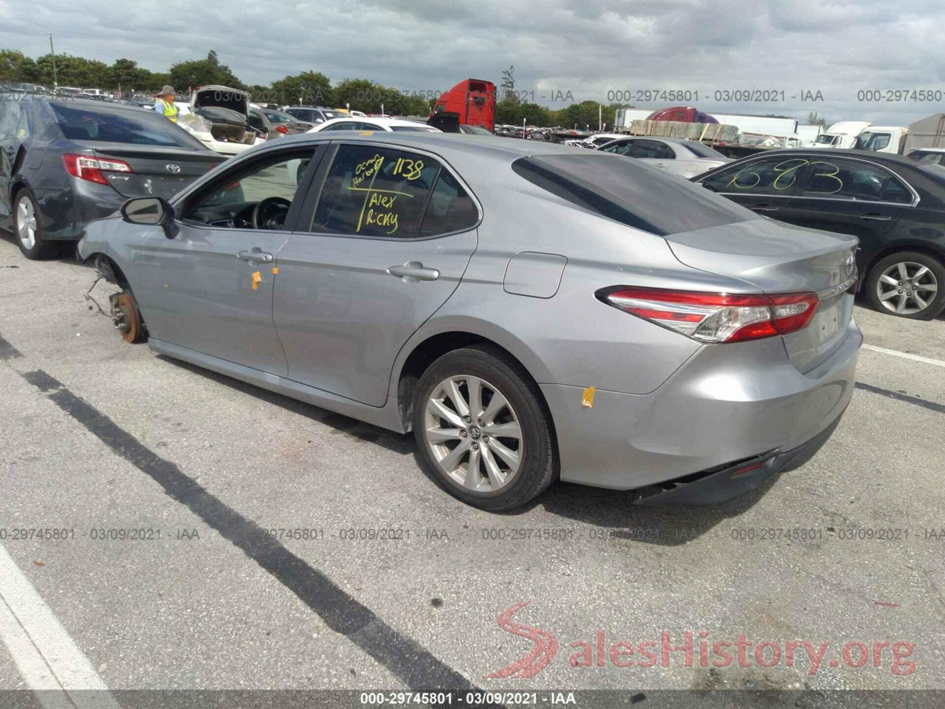 4T1B11HK4JU580179 2018 TOYOTA CAMRY