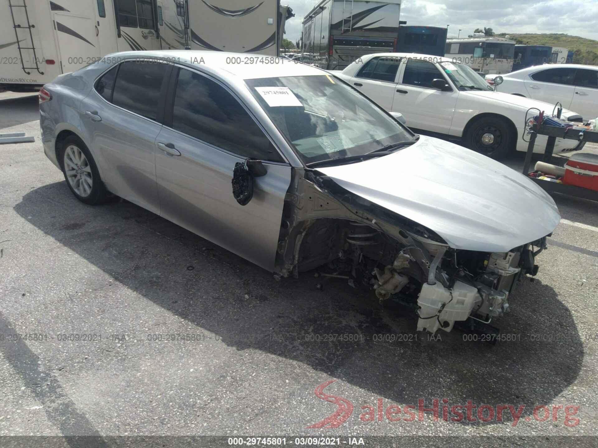 4T1B11HK4JU580179 2018 TOYOTA CAMRY