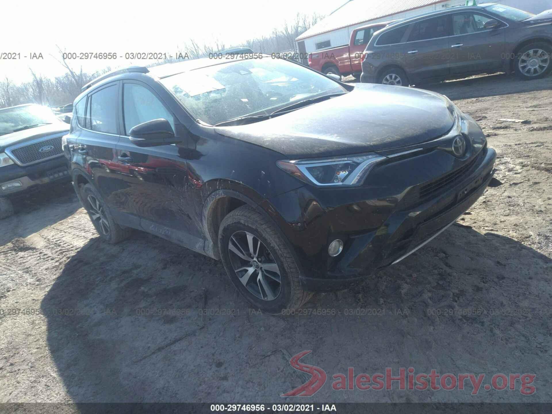 2T3RFREV8JW801237 2018 TOYOTA RAV4