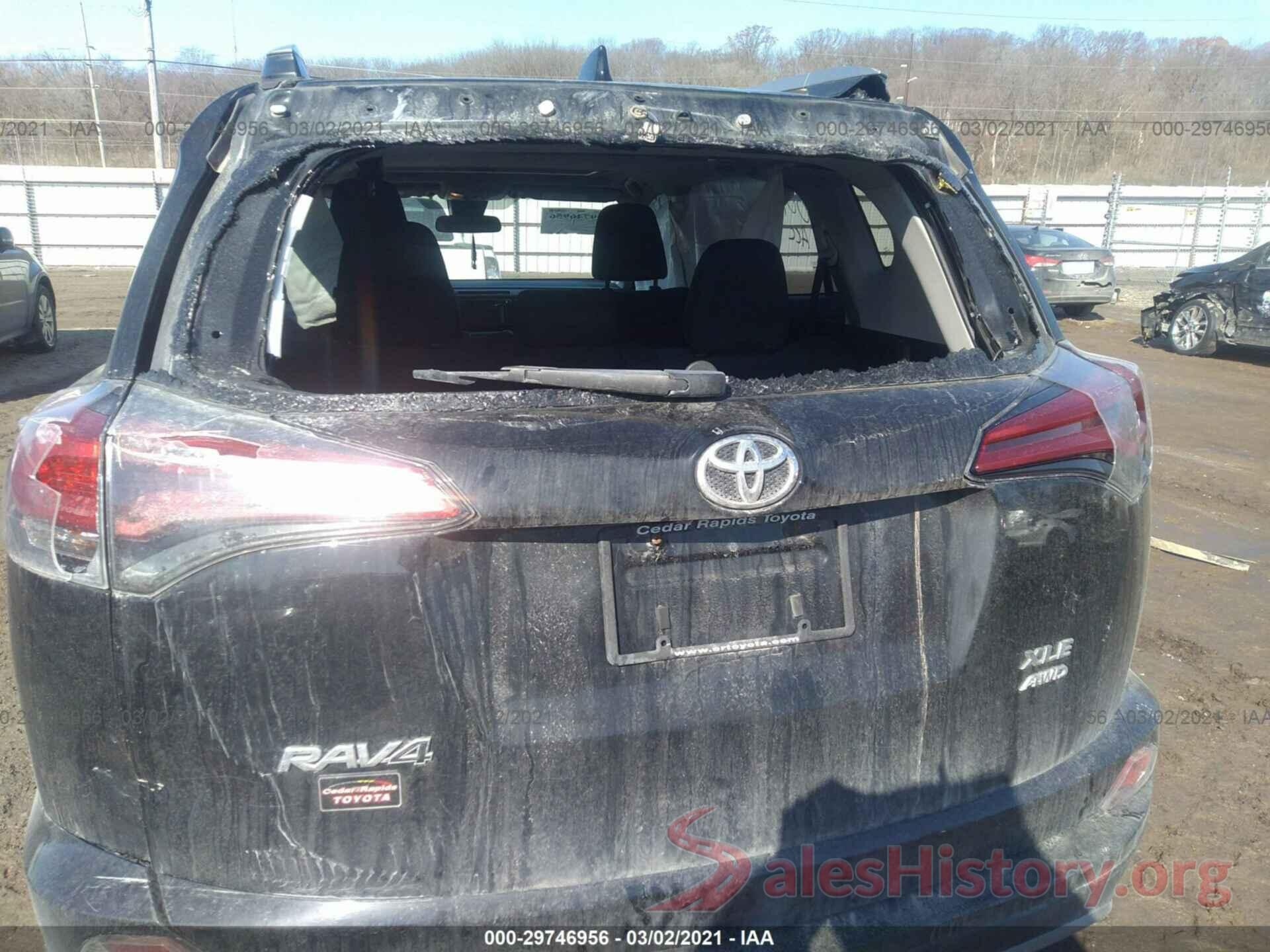 2T3RFREV8JW801237 2018 TOYOTA RAV4