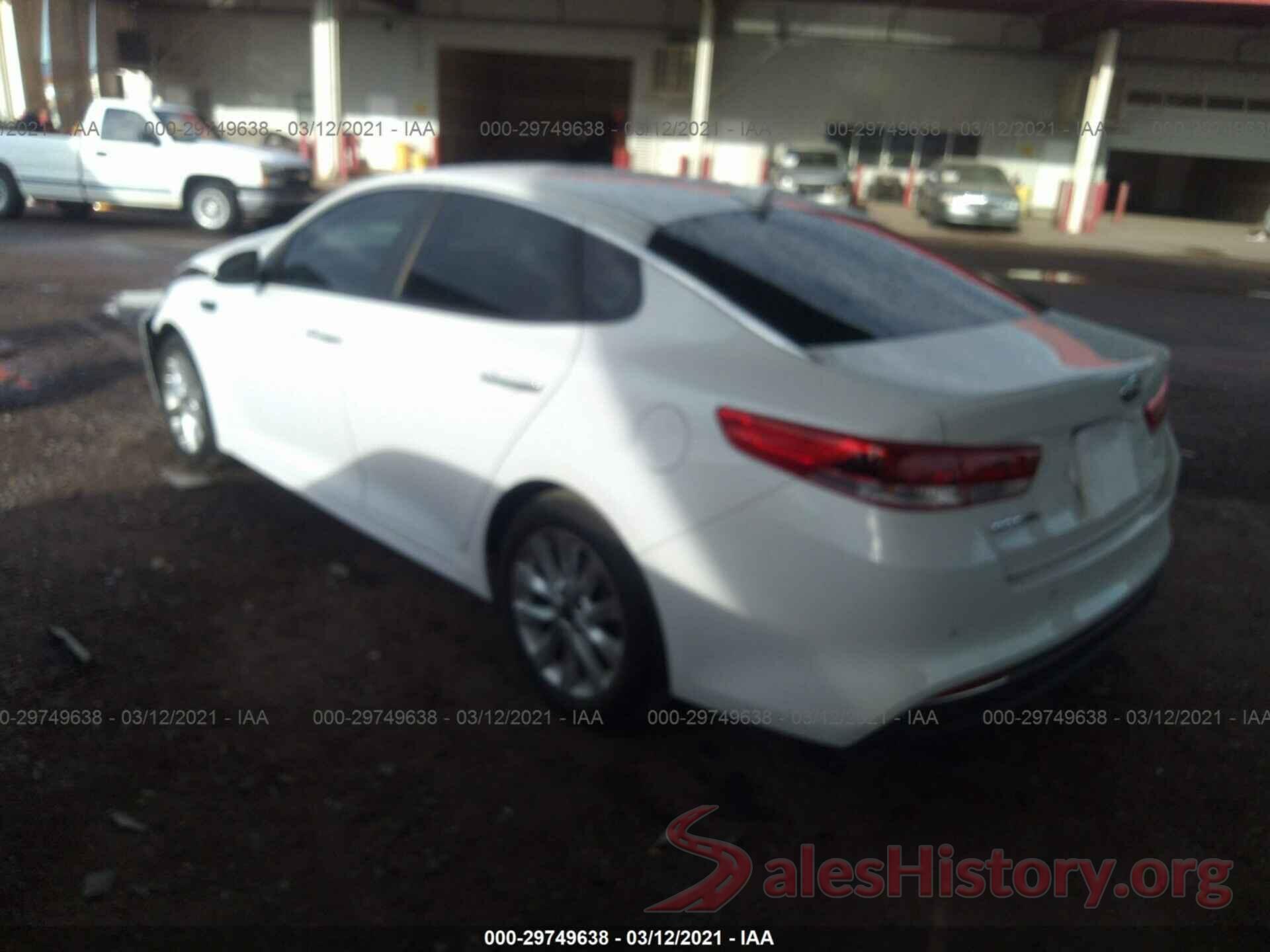 5XXGT4L3XJG268010 2018 KIA OPTIMA