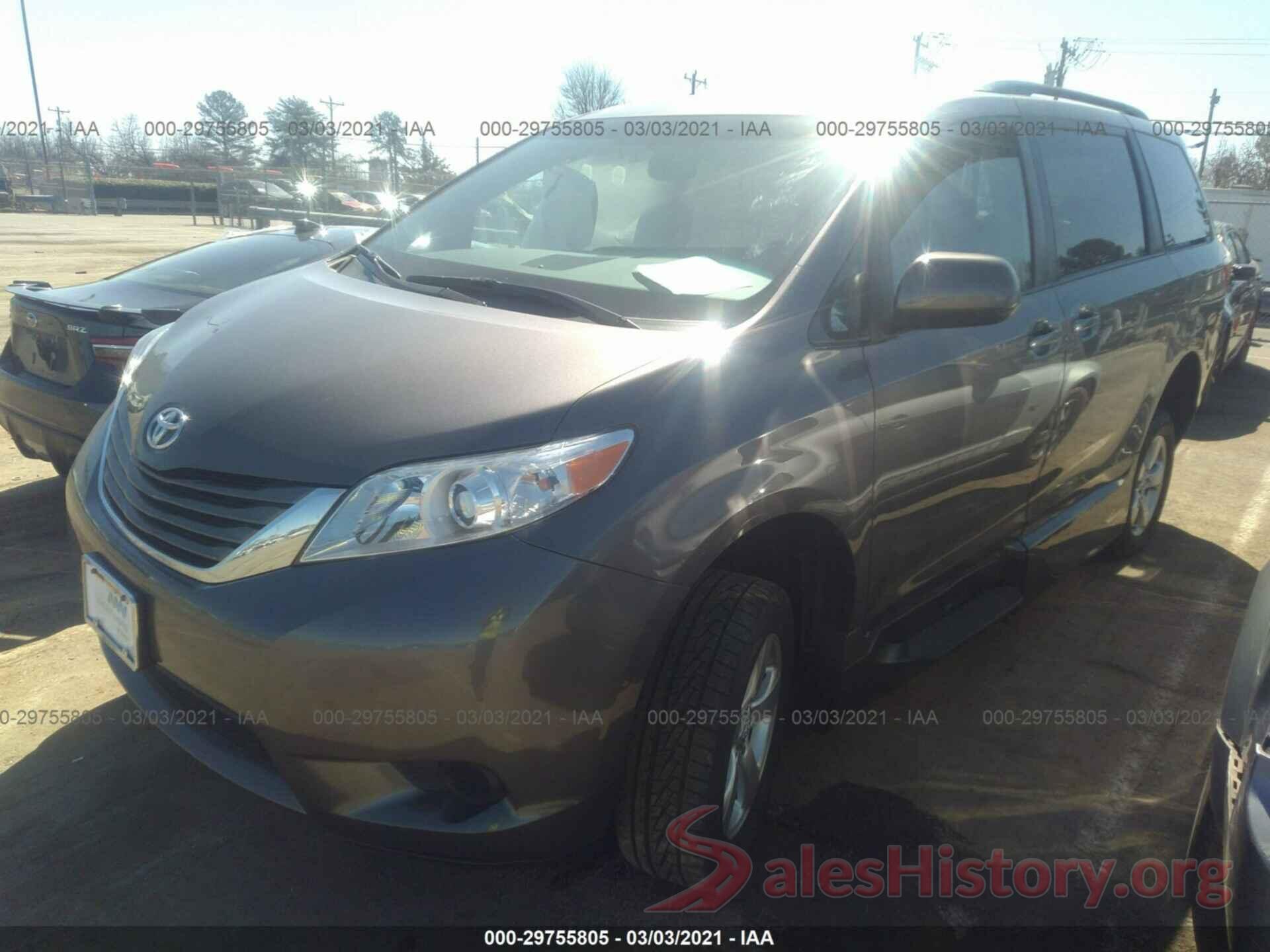 5TDKZ3DCXHS835441 2017 TOYOTA SIENNA