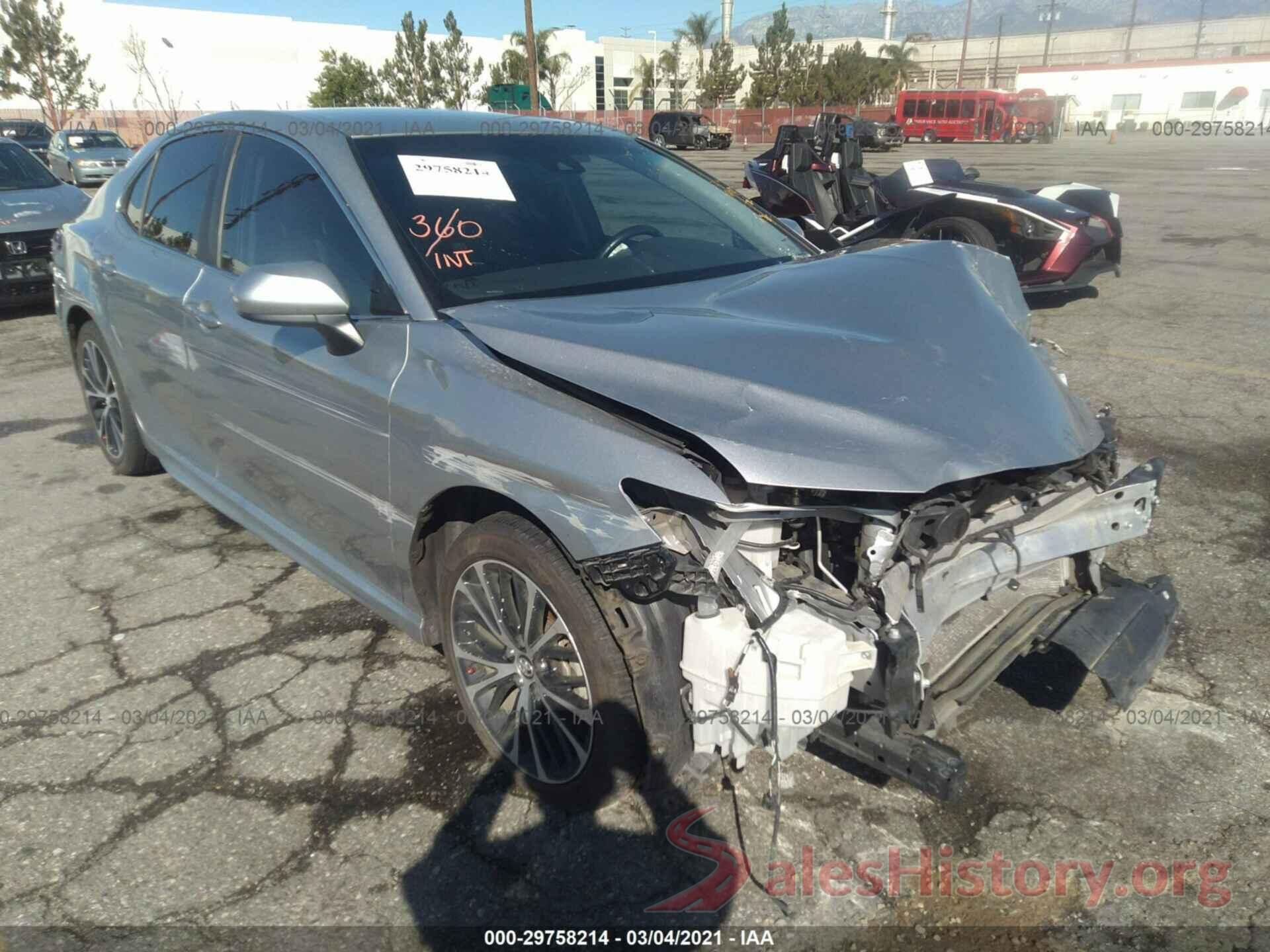 4T1B11HK0JU129265 2018 TOYOTA CAMRY