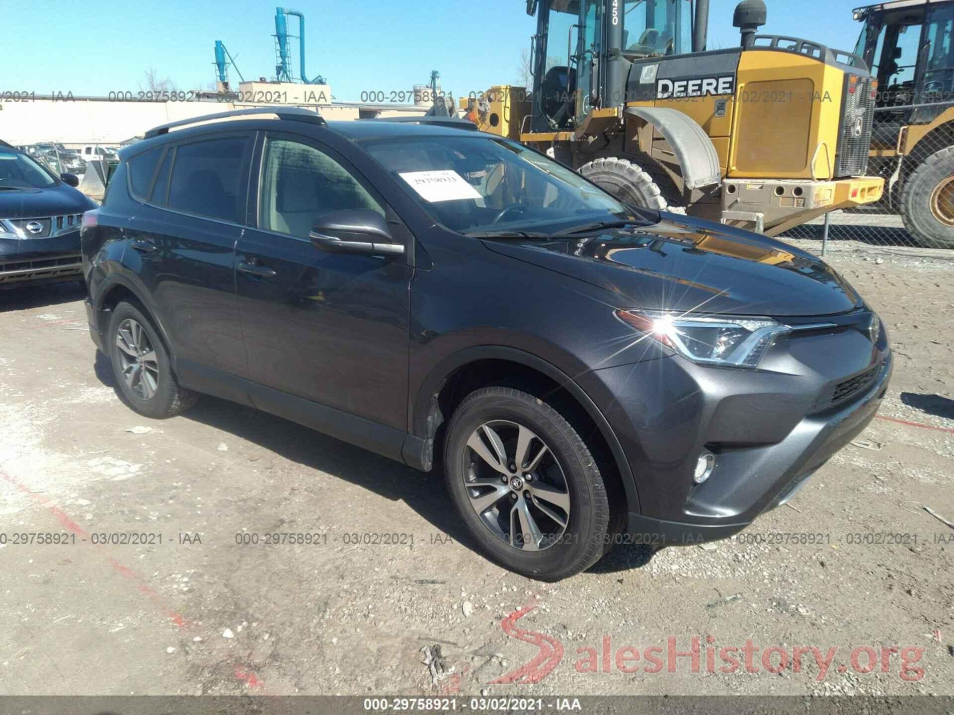 JTMRFREV8HJ137336 2017 TOYOTA RAV4