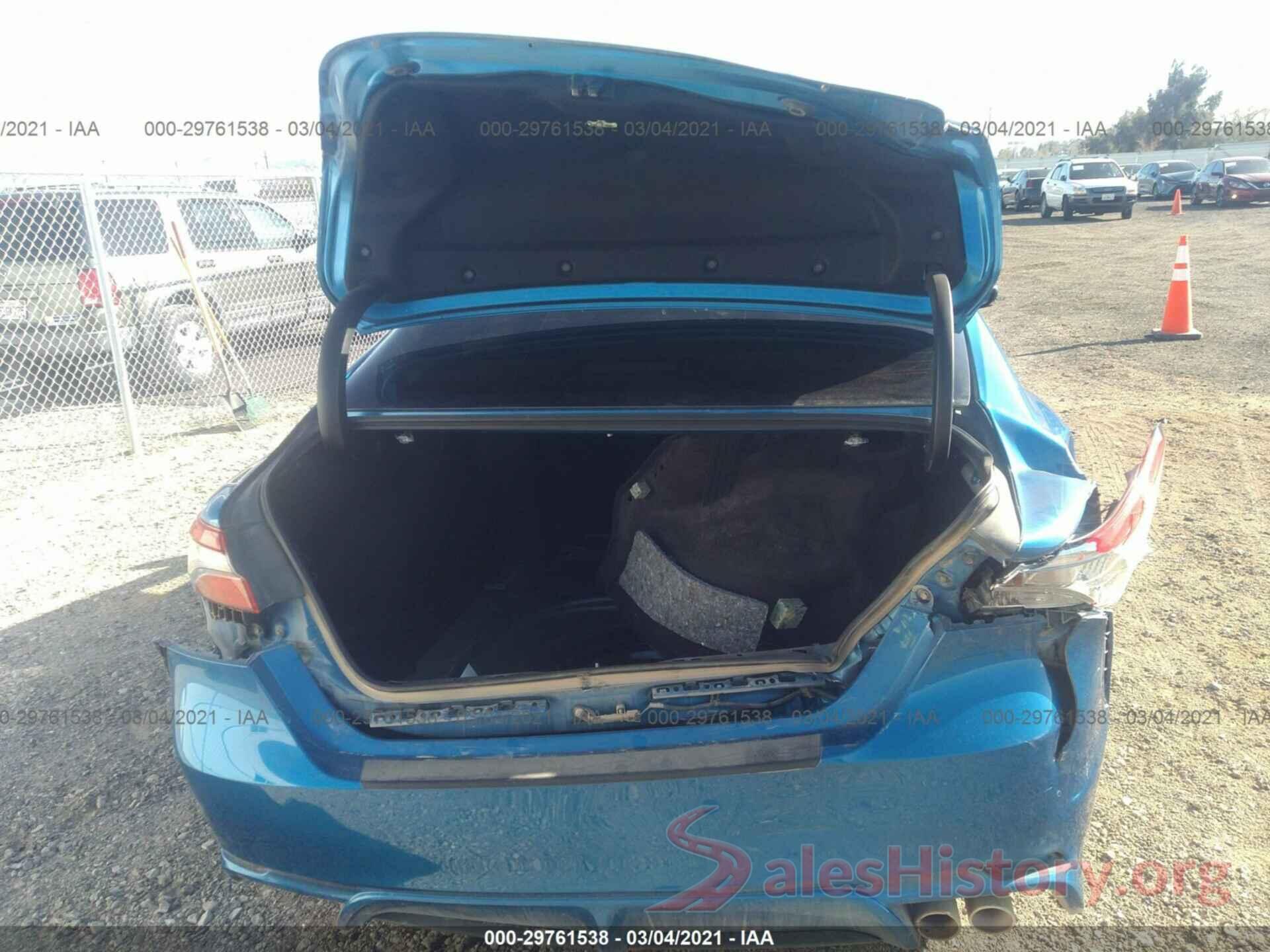 4T1B11HK7JU094563 2018 TOYOTA CAMRY