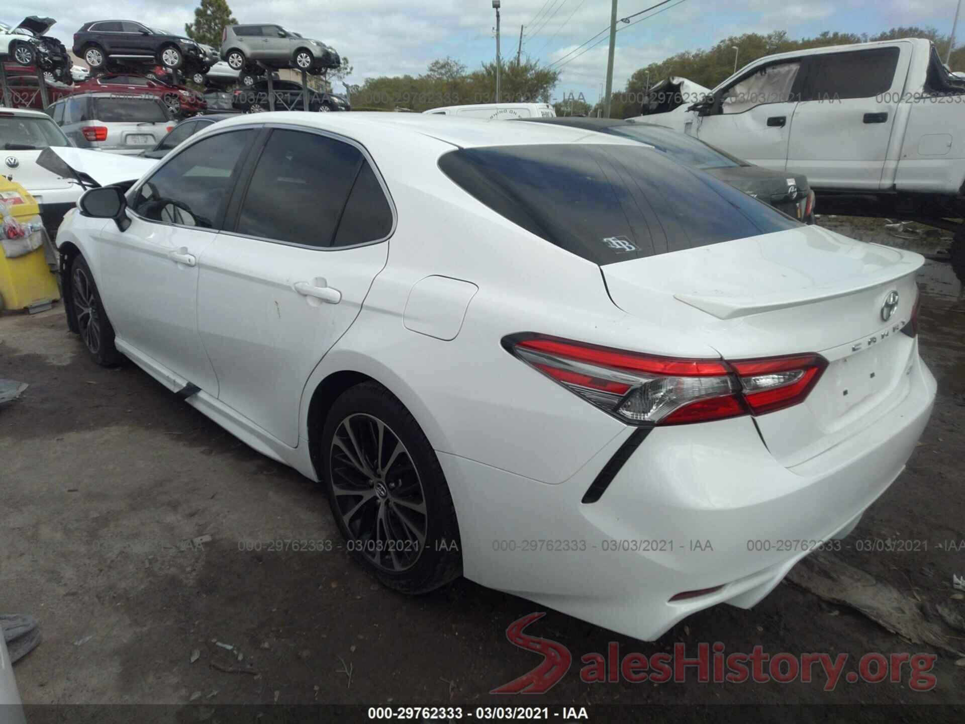 4T1B11HK7JU045573 2018 TOYOTA CAMRY