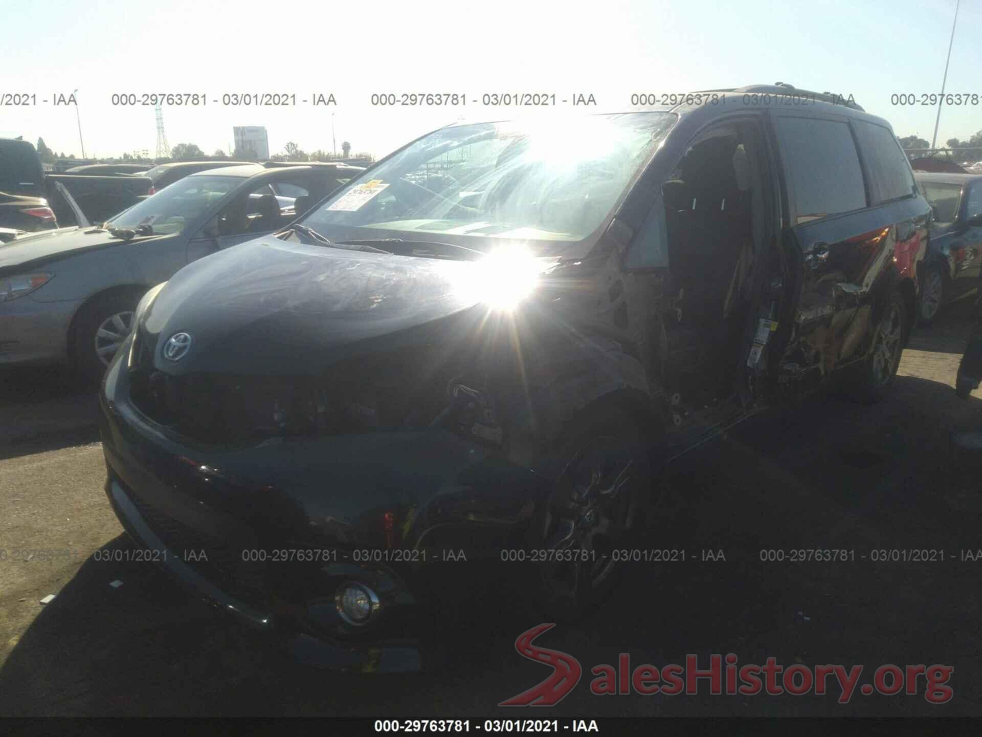 5TDXZ3DC5HS773002 2017 TOYOTA SIENNA