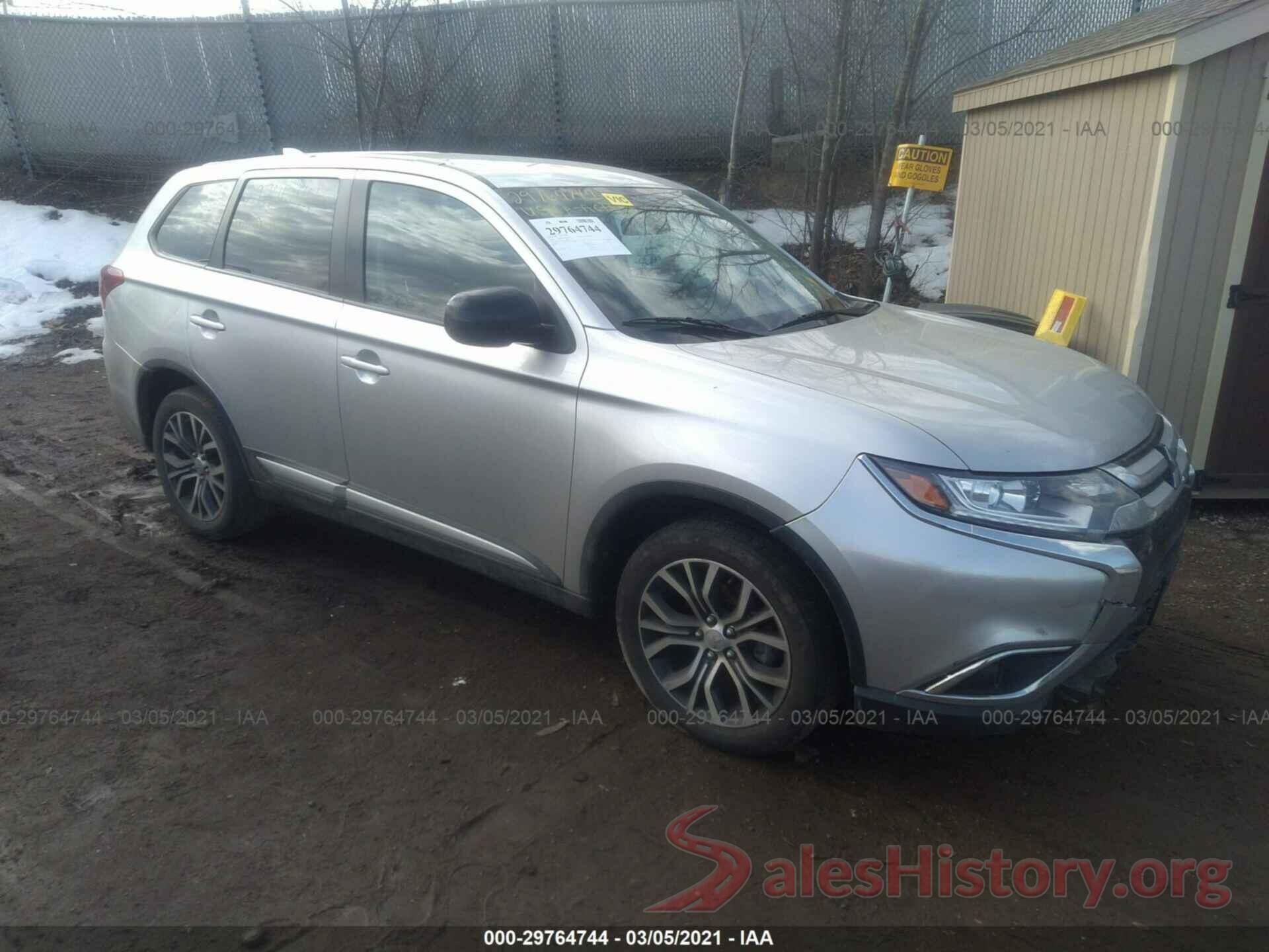 JA4AZ3A3XJZ058144 2018 MITSUBISHI OUTLANDER