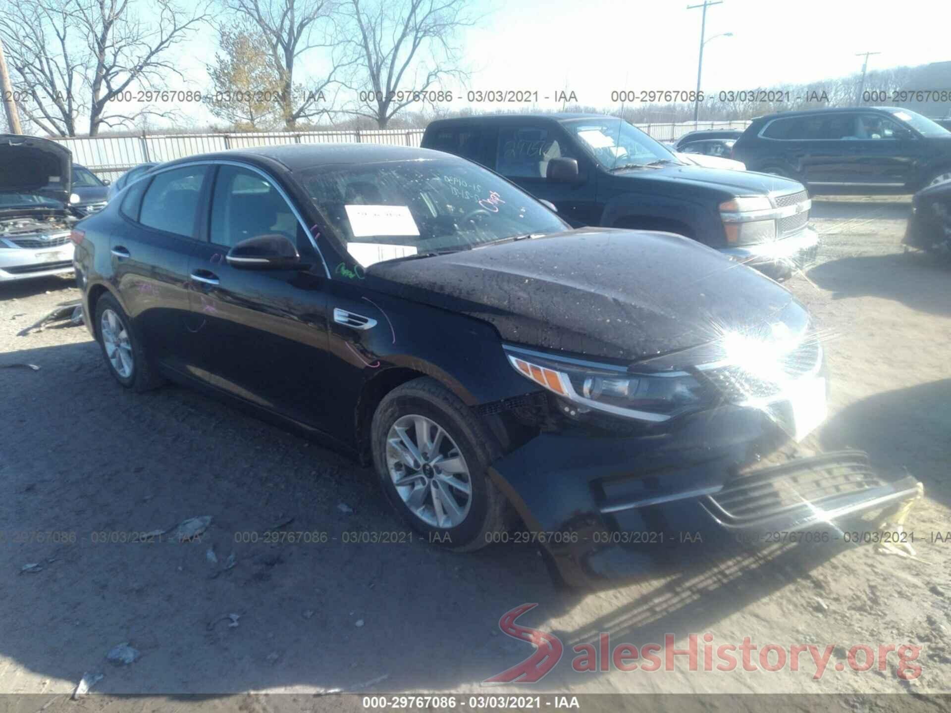 KNAGT4L32H5131624 2017 KIA OPTIMA