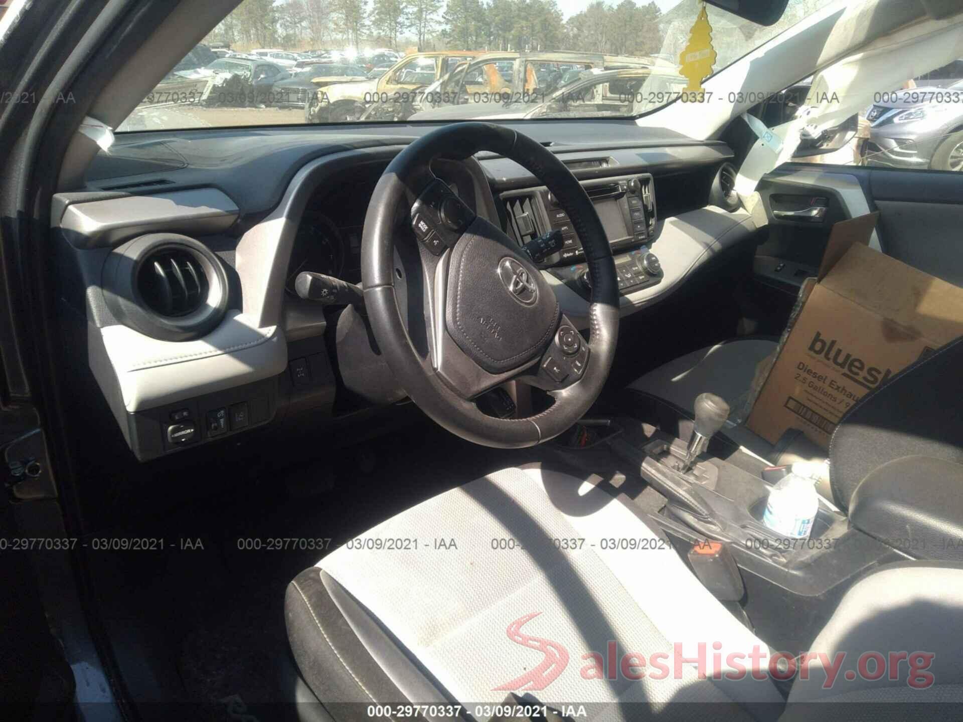 JTMRFREVXHD211337 2017 TOYOTA RAV4