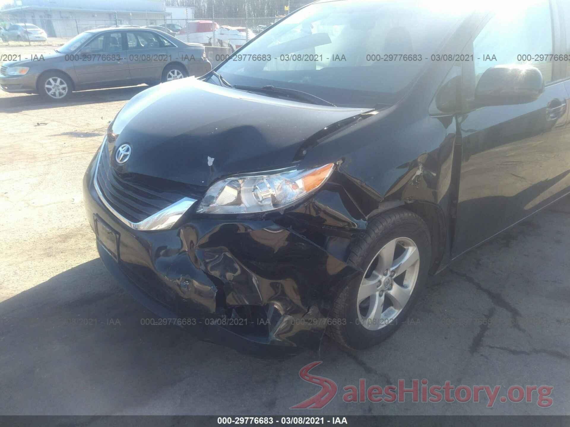 5TDKZ3DC7HS824929 2017 TOYOTA SIENNA