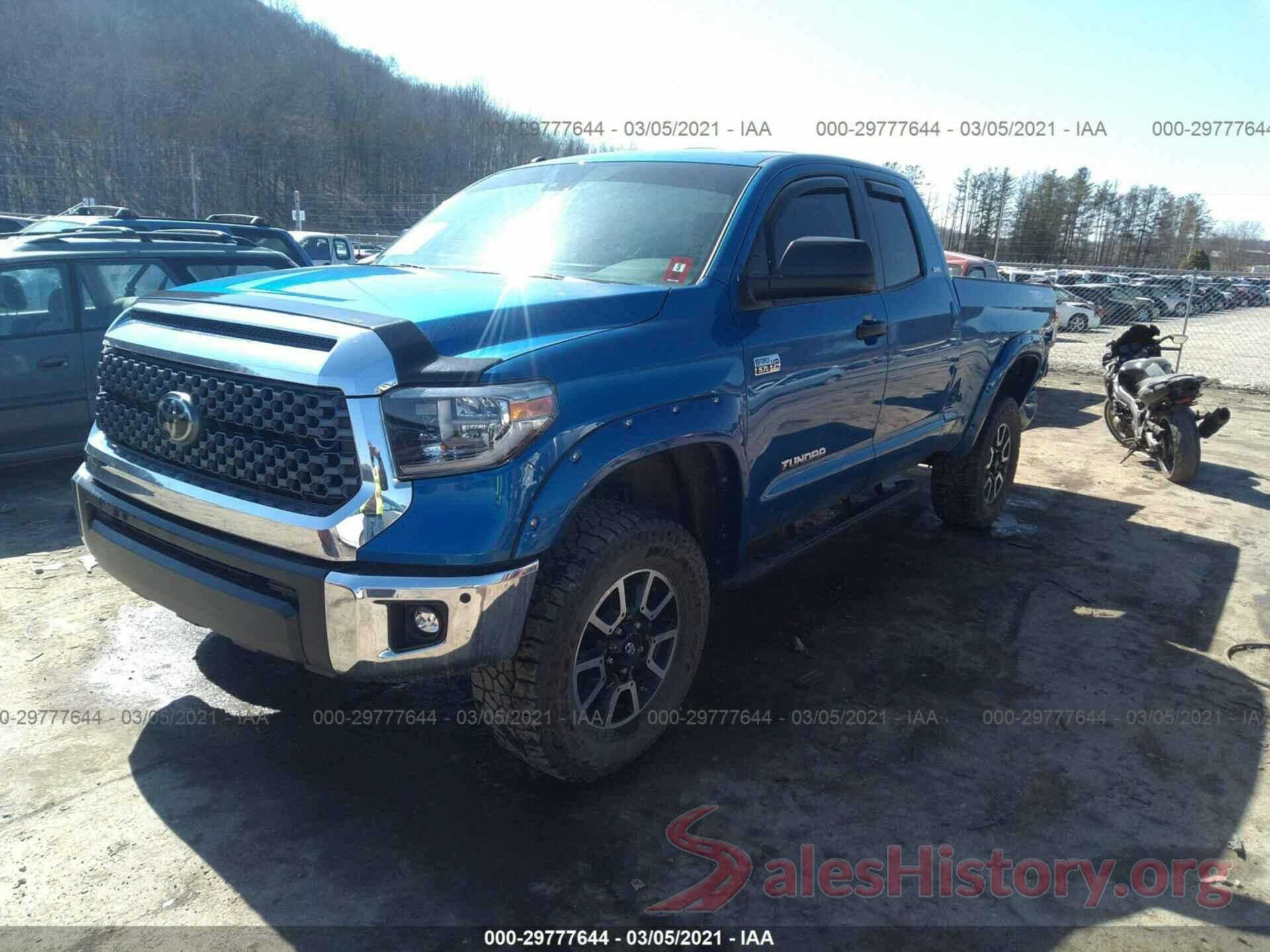 5TFUY5F12JX713563 2018 TOYOTA TUNDRA 4WD