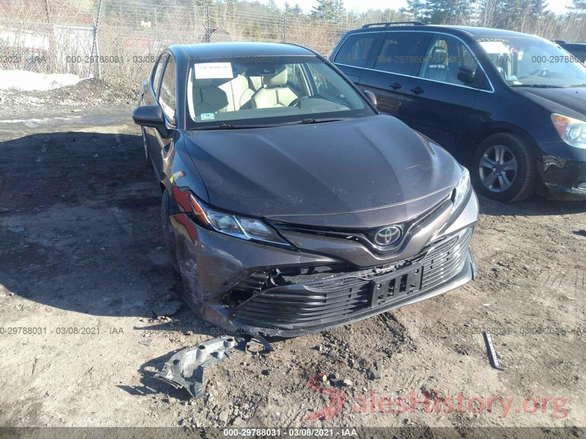 4T1B11HK7JU640200 2018 TOYOTA CAMRY