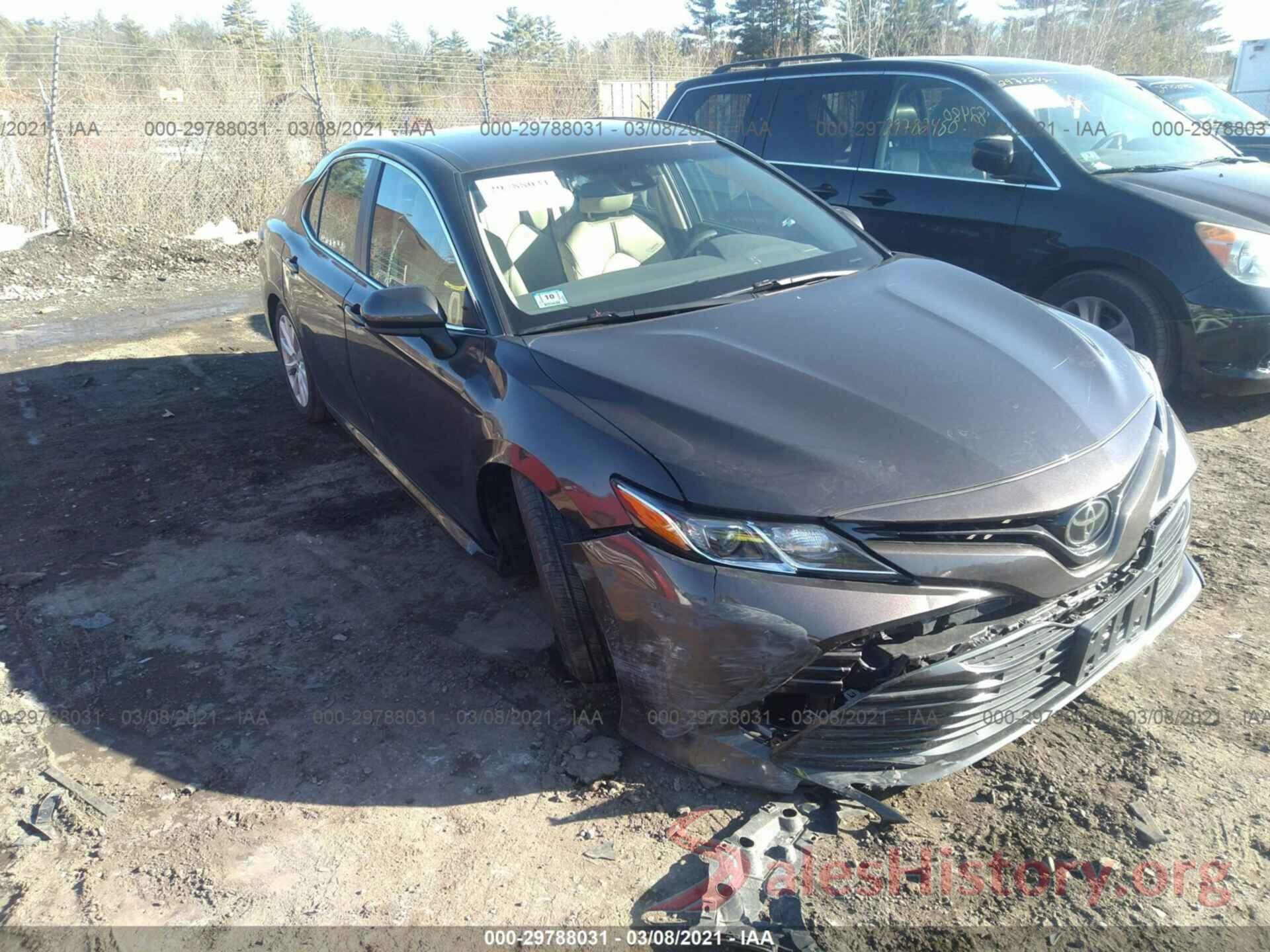 4T1B11HK7JU640200 2018 TOYOTA CAMRY