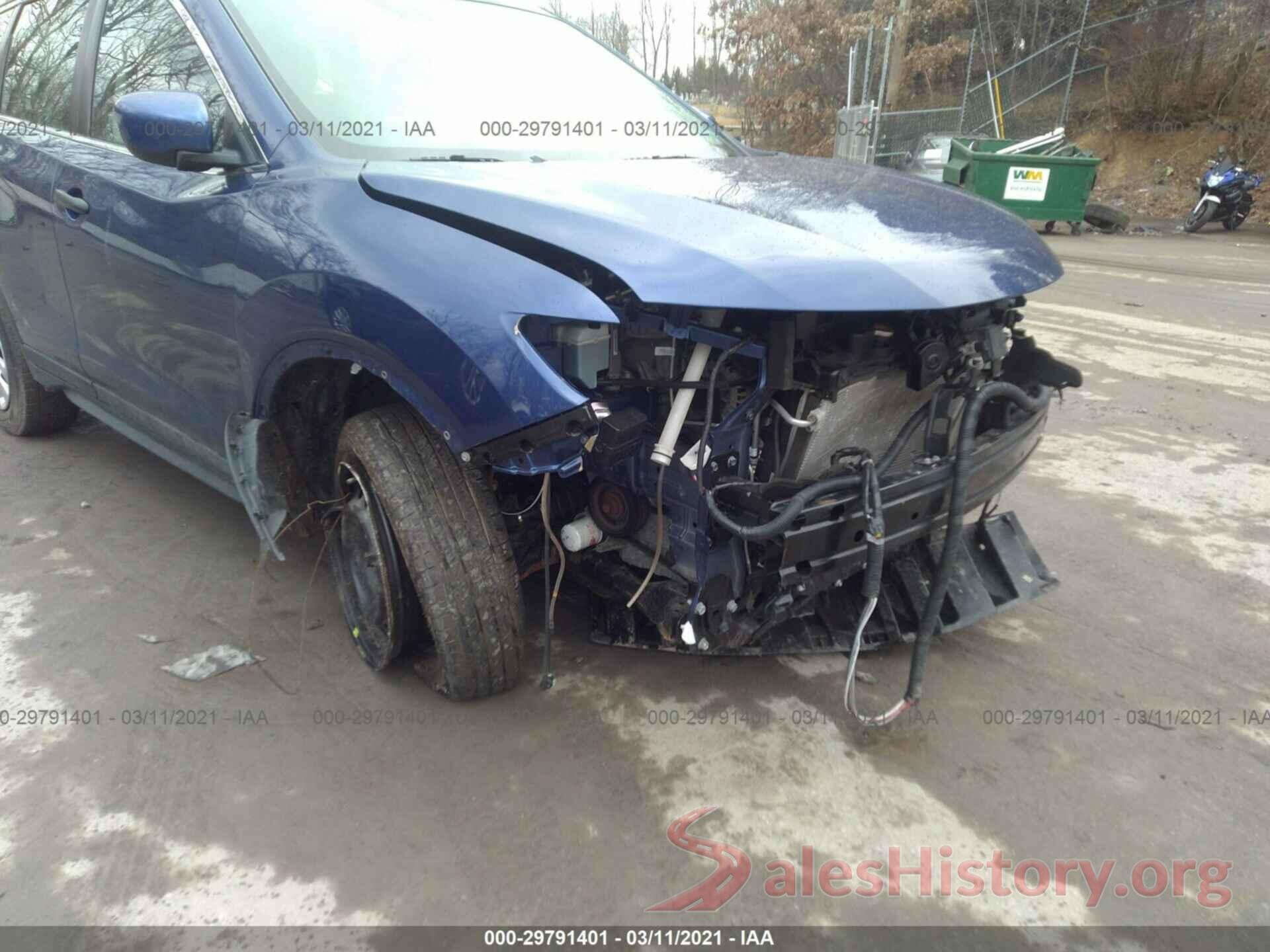 KNMAT2MV8JP588879 2018 NISSAN ROGUE