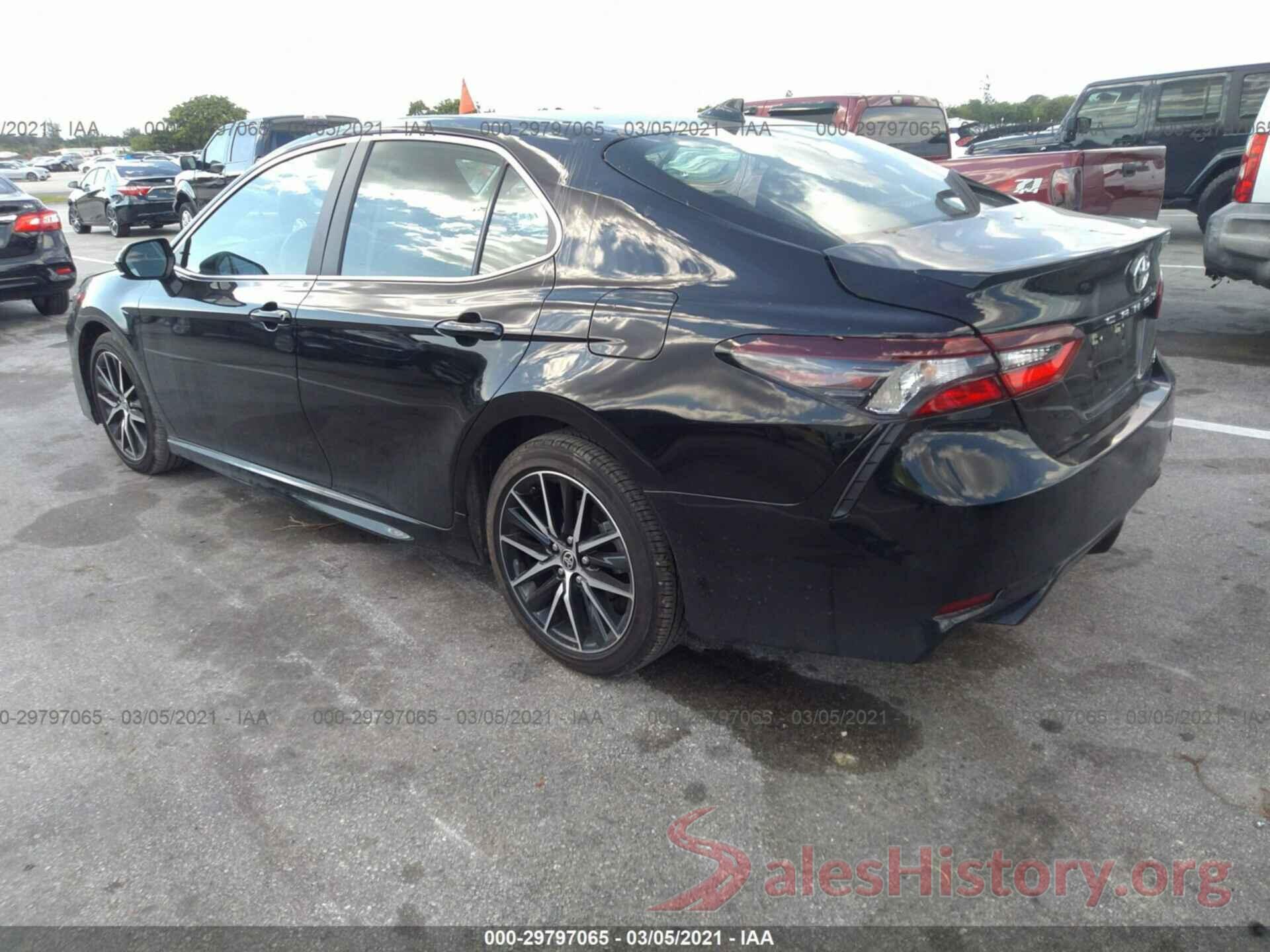 4T1G11AKXMU413040 2021 TOYOTA CAMRY