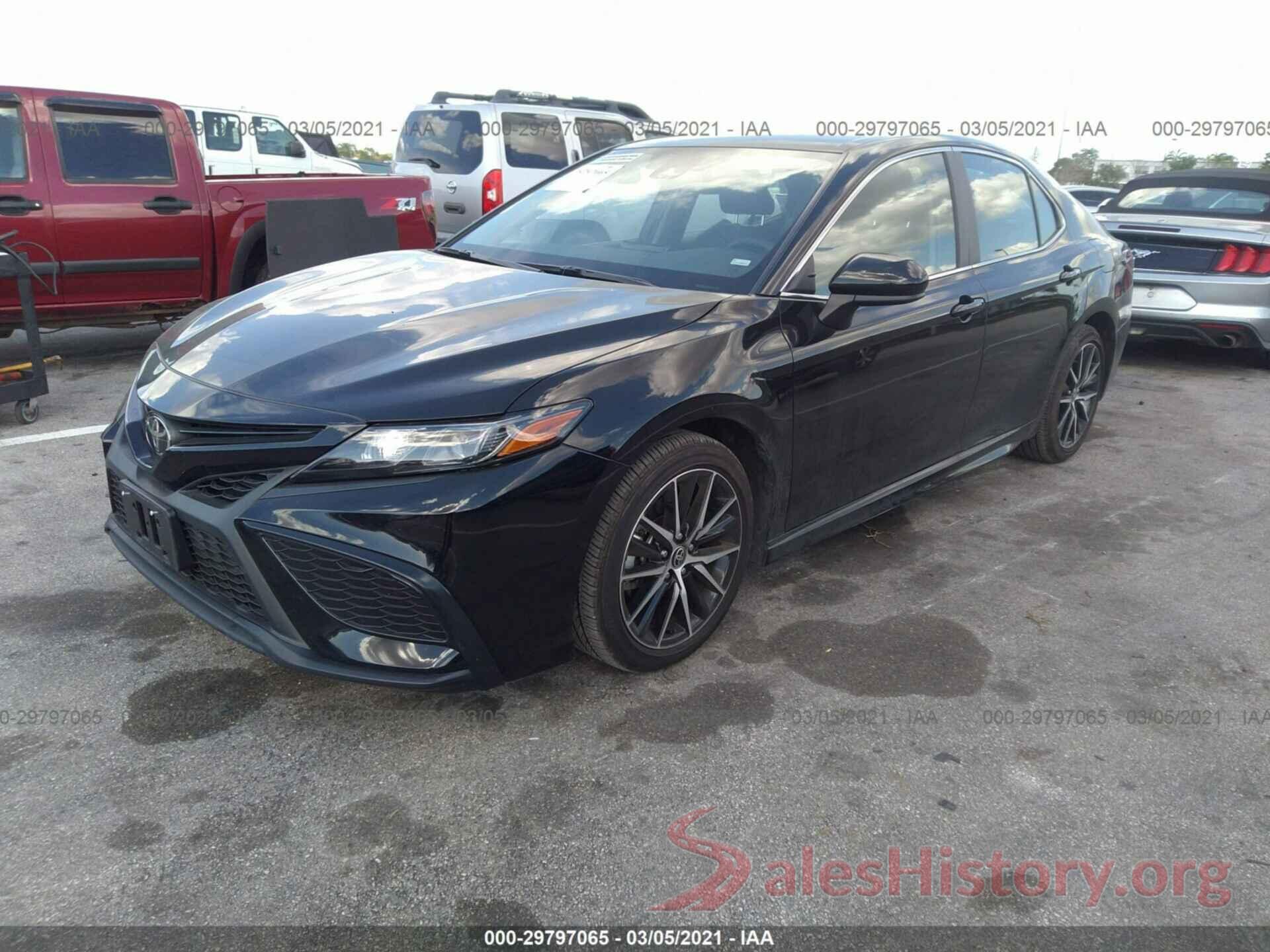 4T1G11AKXMU413040 2021 TOYOTA CAMRY