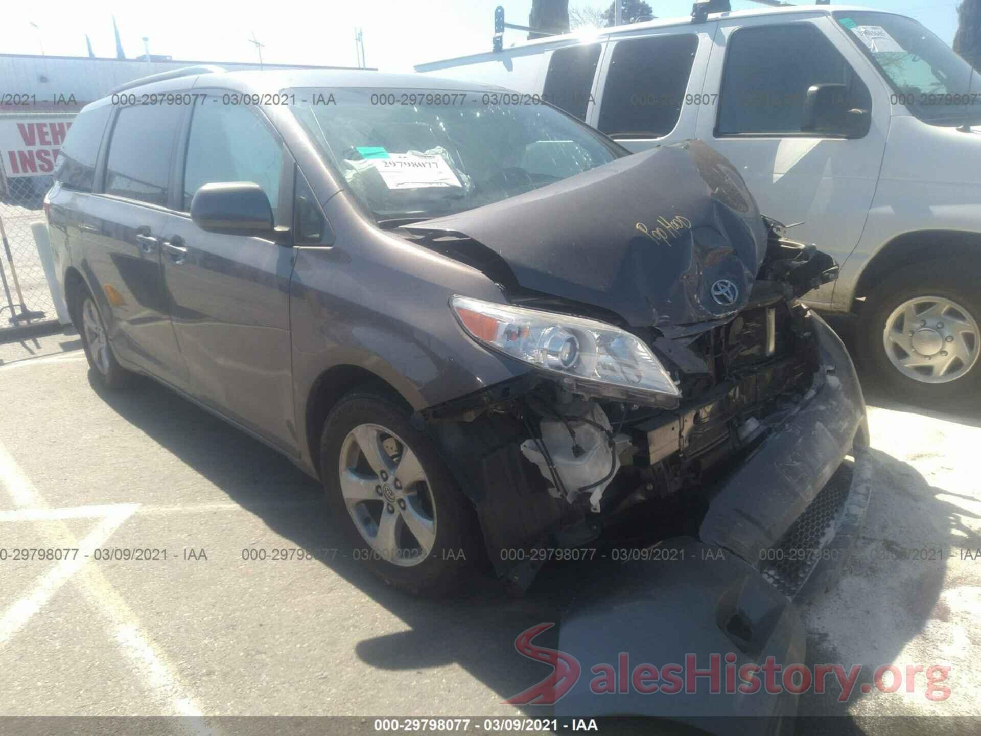 5TDKZ3DCXHS822382 2017 TOYOTA SIENNA