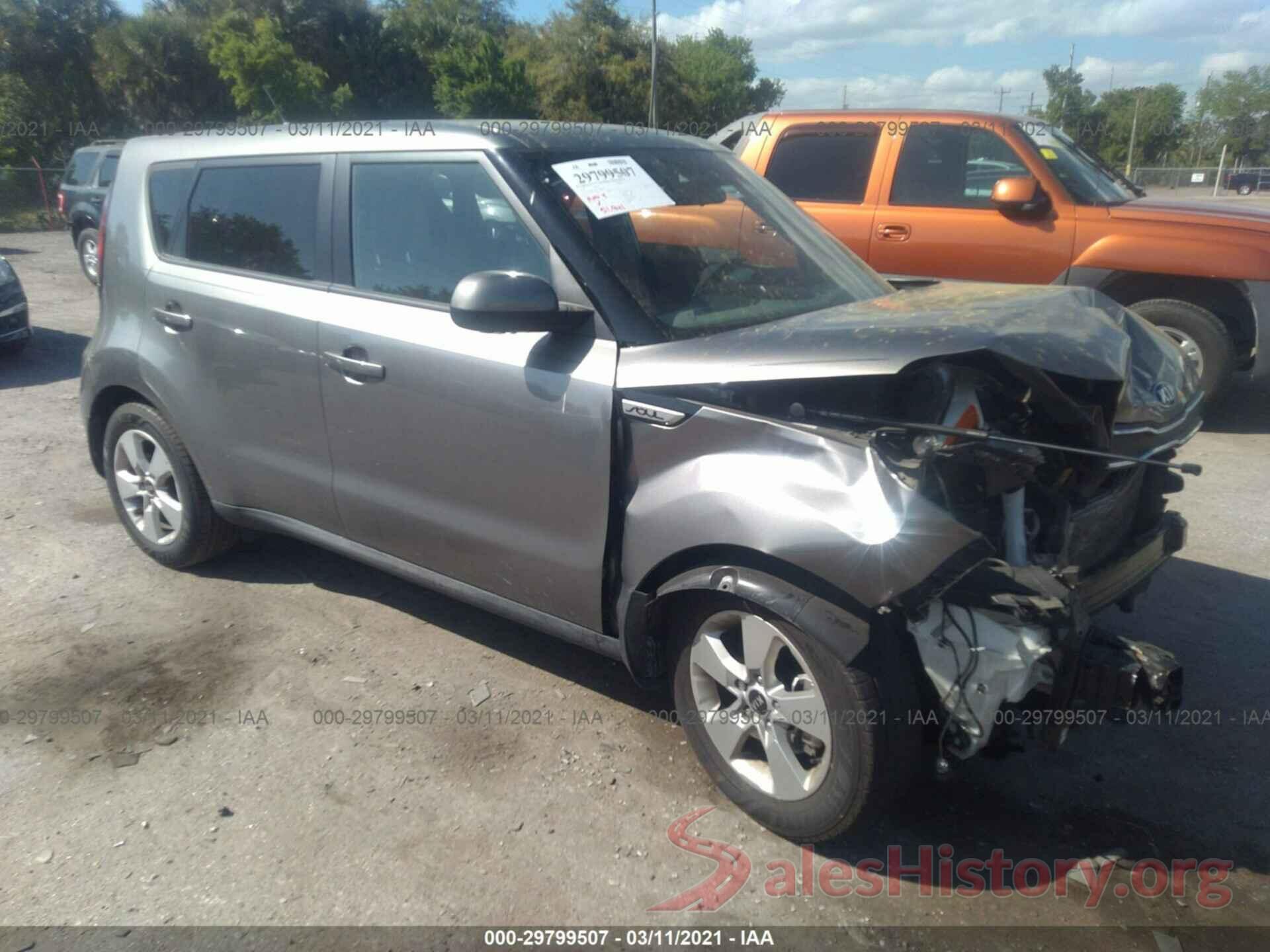 KNDJN2A23J7599082 2018 KIA SOUL